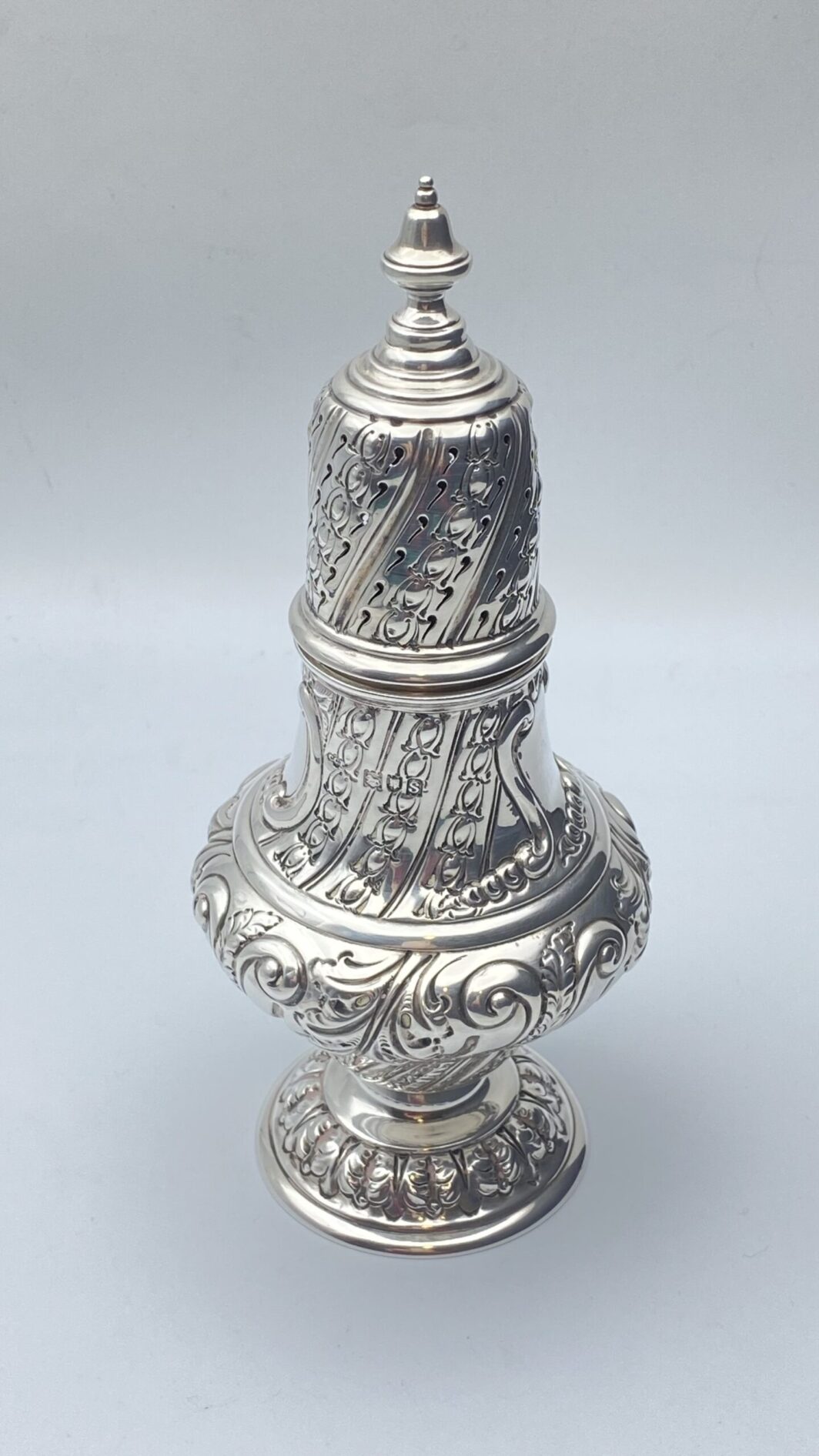 SPARGIZUCCHERO IN ARGENTO. PUNZONI CITTÀ DI LONDRA, ANNO 1913 - immagine 9
