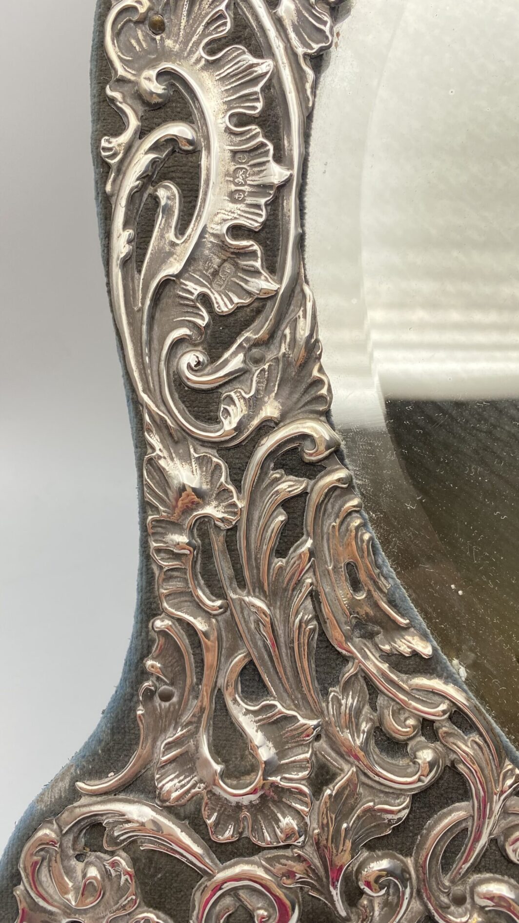 CORNICE A FORMA DI CUORE IN ARGENTO. BIRMINGHAM ANNO 1904 - immagine 11