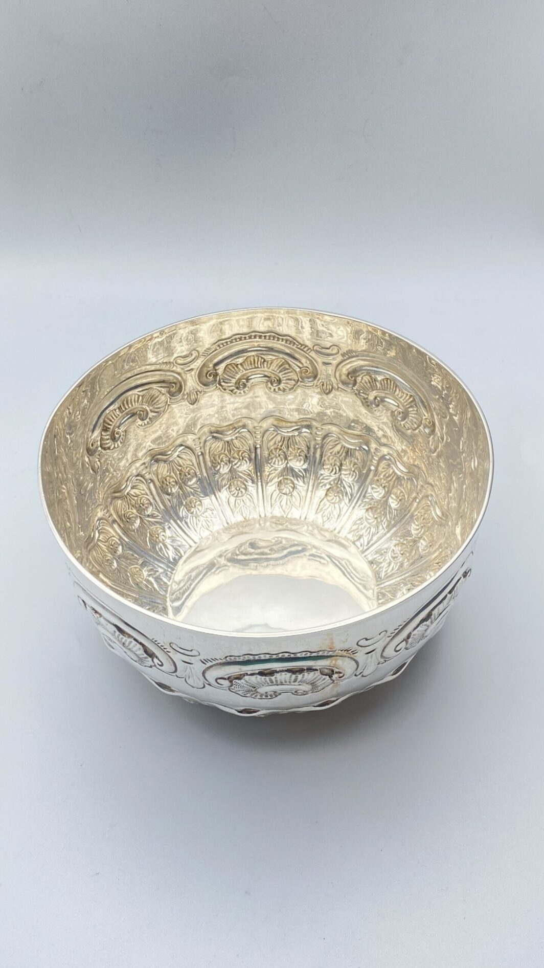 GRANDE CIOTOLA IN ARGENTO SBALZATO, INCISO E CESELLATO. LONDRA 1893 - immagine 5