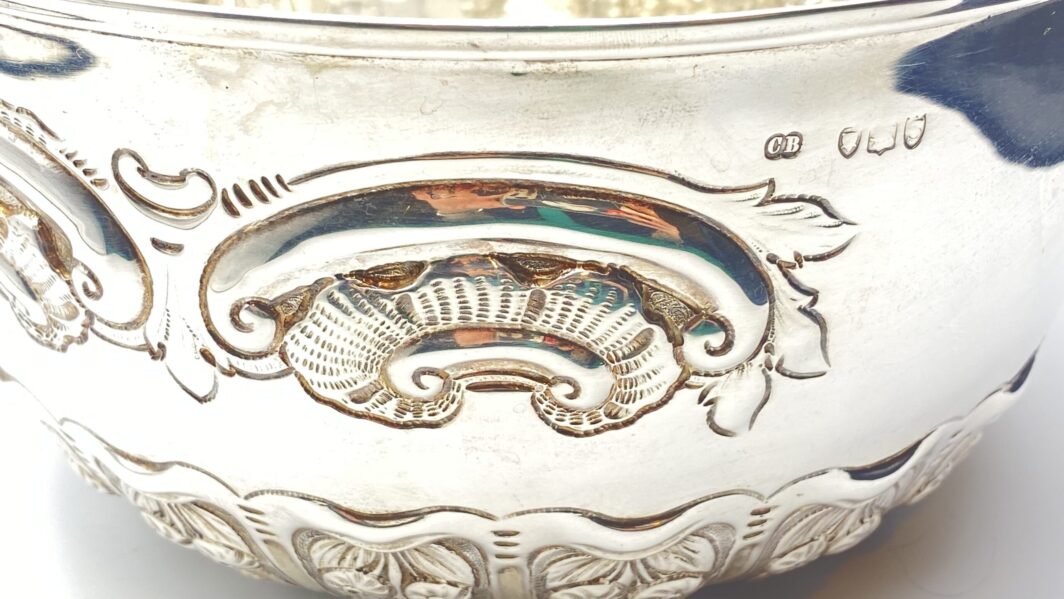 GRANDE CIOTOLA IN ARGENTO SBALZATO, INCISO E CESELLATO. LONDRA 1893 - immagine 7