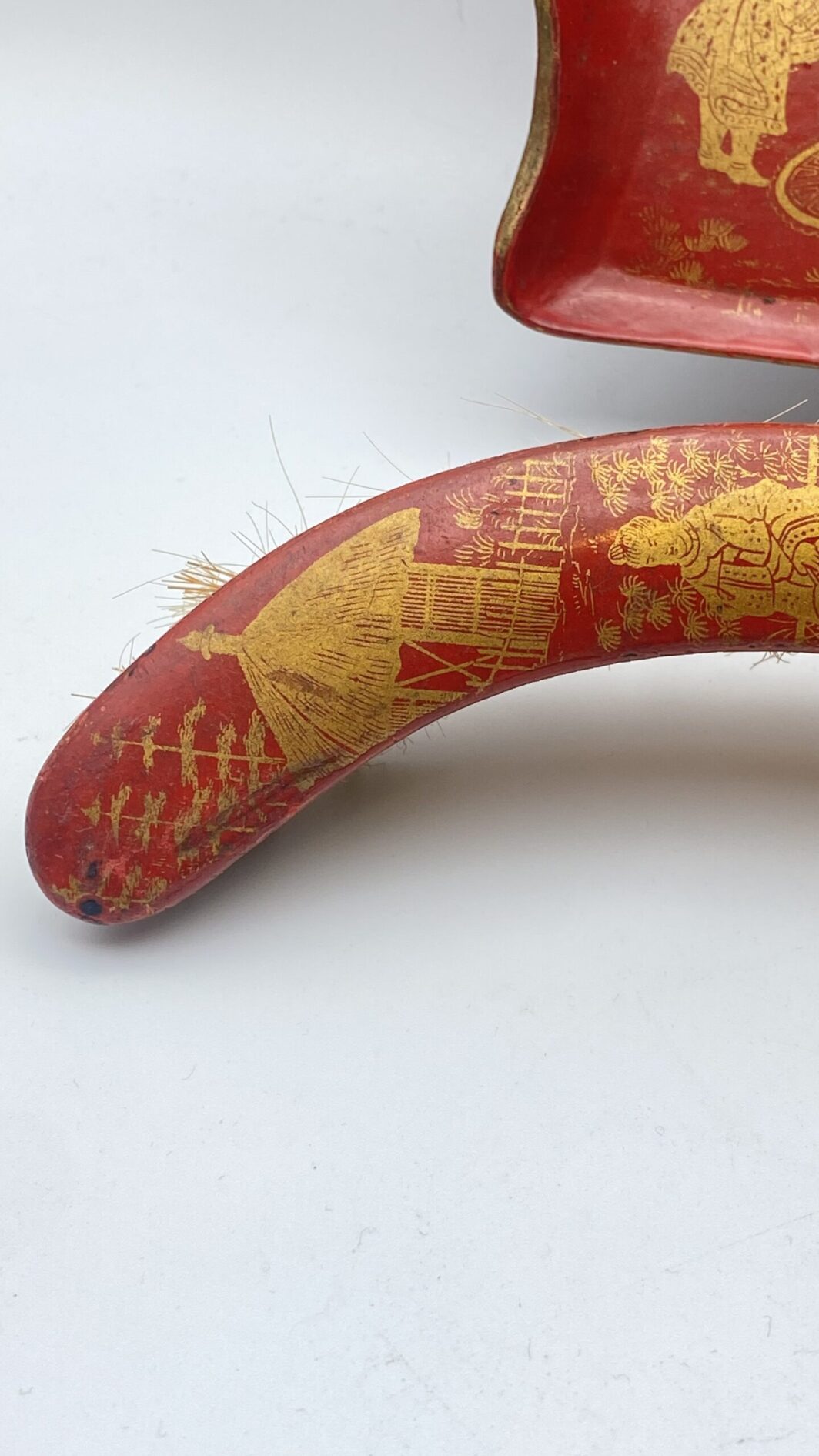 ANTICO SET RACCOGLI BRICIOLE IN PAPIER MACHÉ ROSSO CHINOISE. FRANCIA, NAPOLEONE III - immagine 3