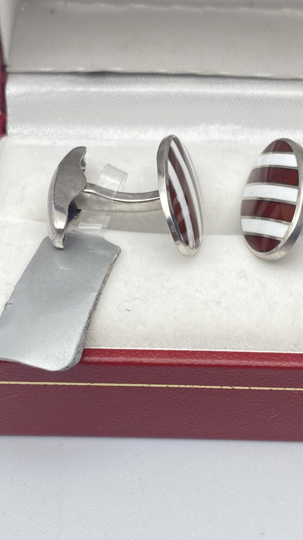 PAIO DI GEMELLI IN ARGENTO 925 E SMALTI REGIMENTAL BIANCHI E ROSSI - immagine 2
