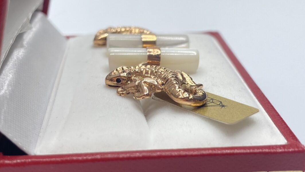 PAIO DI GEMELLI ART DECO, CON GECHI, IN ORO E MADREPERLA. ANNI ‘20ca. - immagine 3