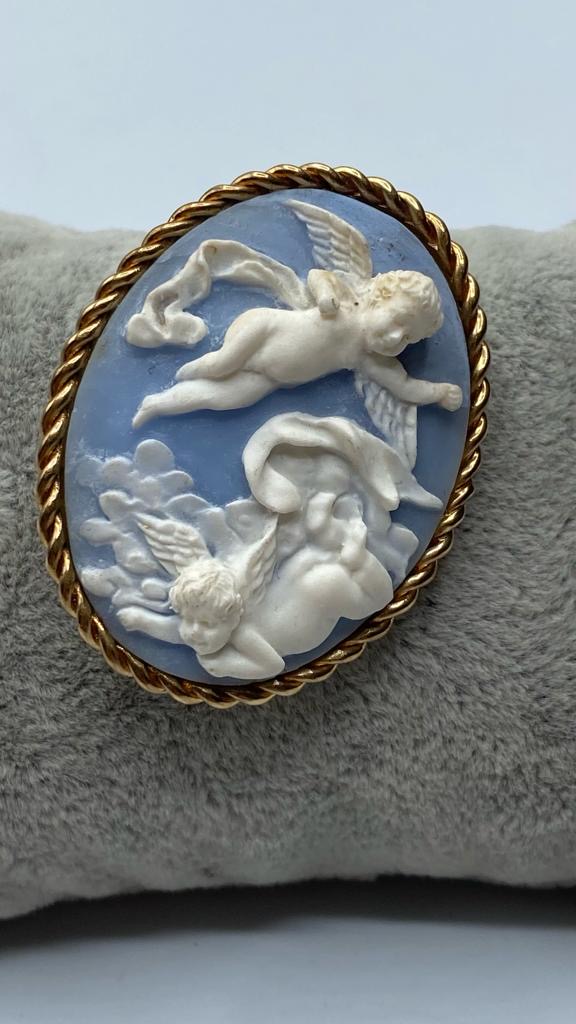 CAMMEO IN PORCELLANA WEDGWOOD CON CORNICE IN ORO 9KT. EPOCA REGINA VITTORIA XIX sec. - immagine 2