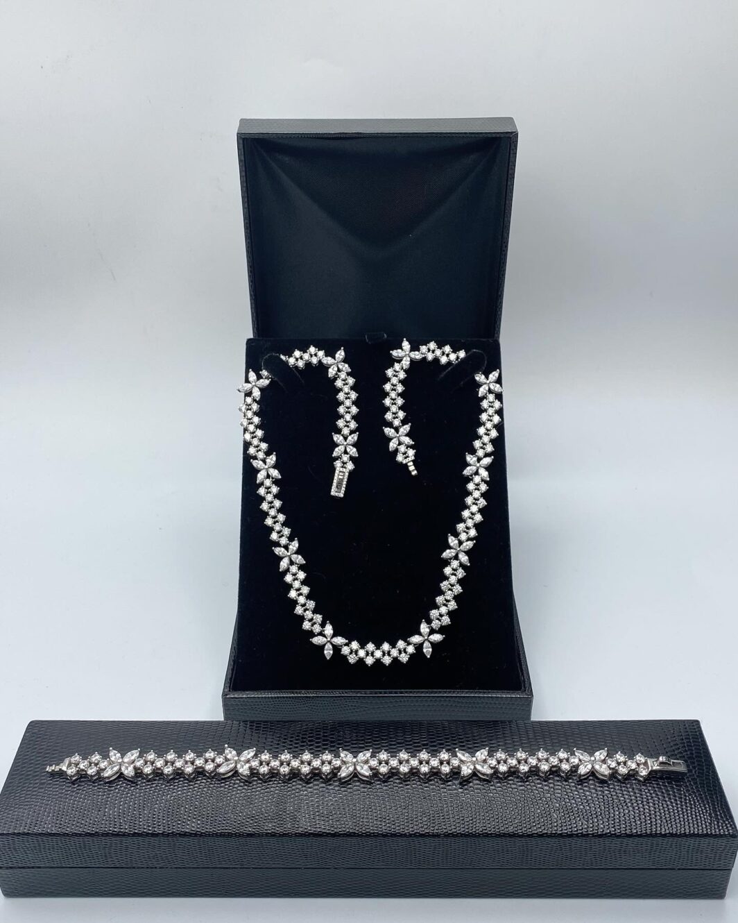 DEMI PARURE IN ARGENTO 925 E ZIRCONI.
