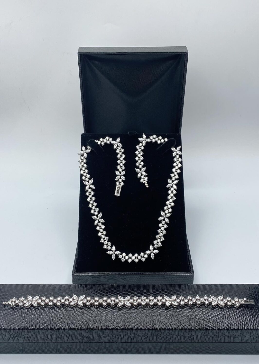 DEMI PARURE IN ARGENTO 925 E ZIRCONI.