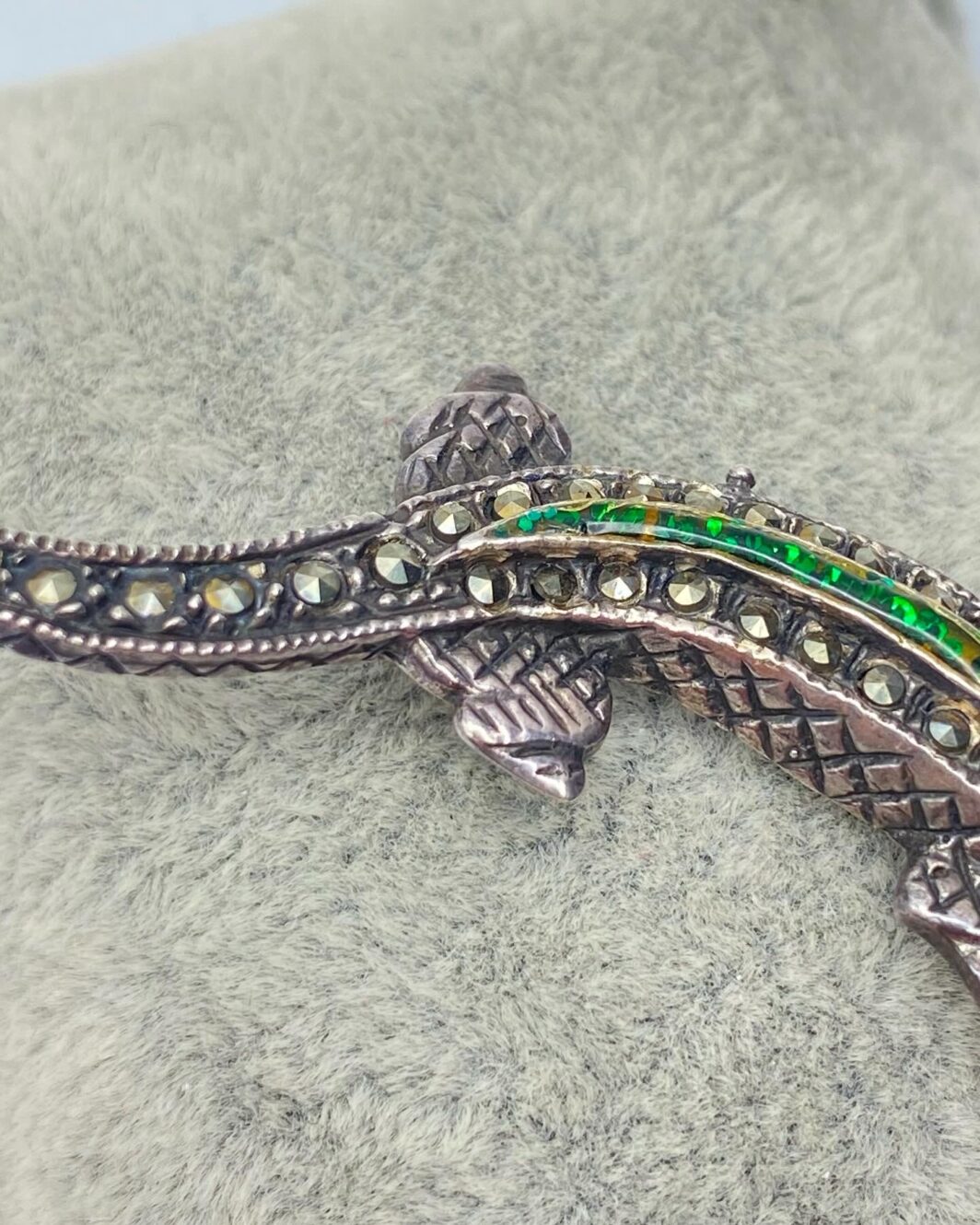 SPILLA VINTAGE IN ARGENTO, CON MARCASSITI E STRASS. ANNI ‘30/‘40 ca. - immagine 8