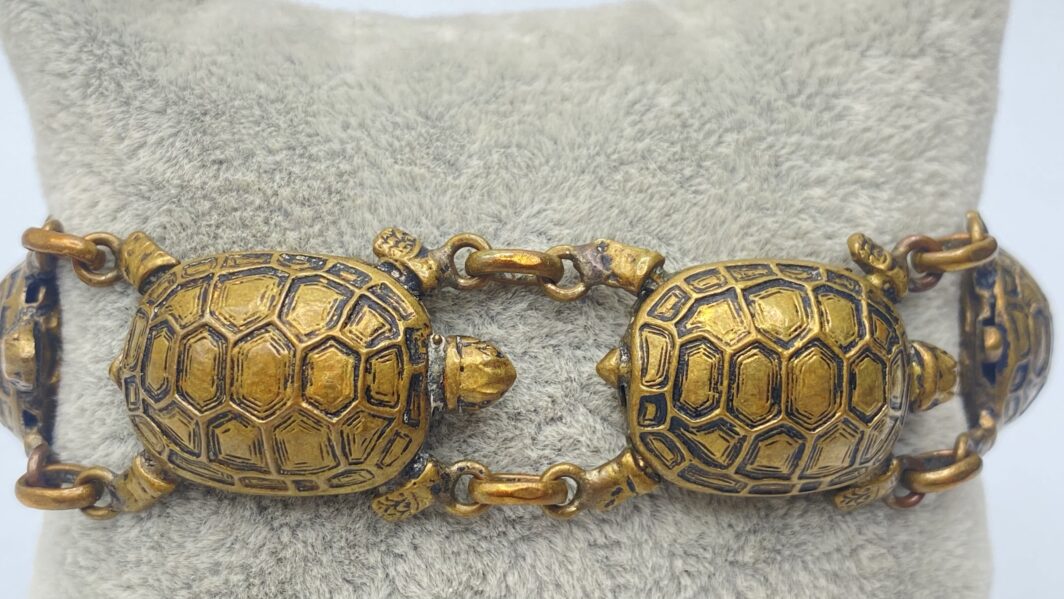 BRACCIALE VINTAGE CON TARTARUGHE, IN METALLO DORATO. ITALIA, PRIMA METÀ DEL XX sec. - immagine 11