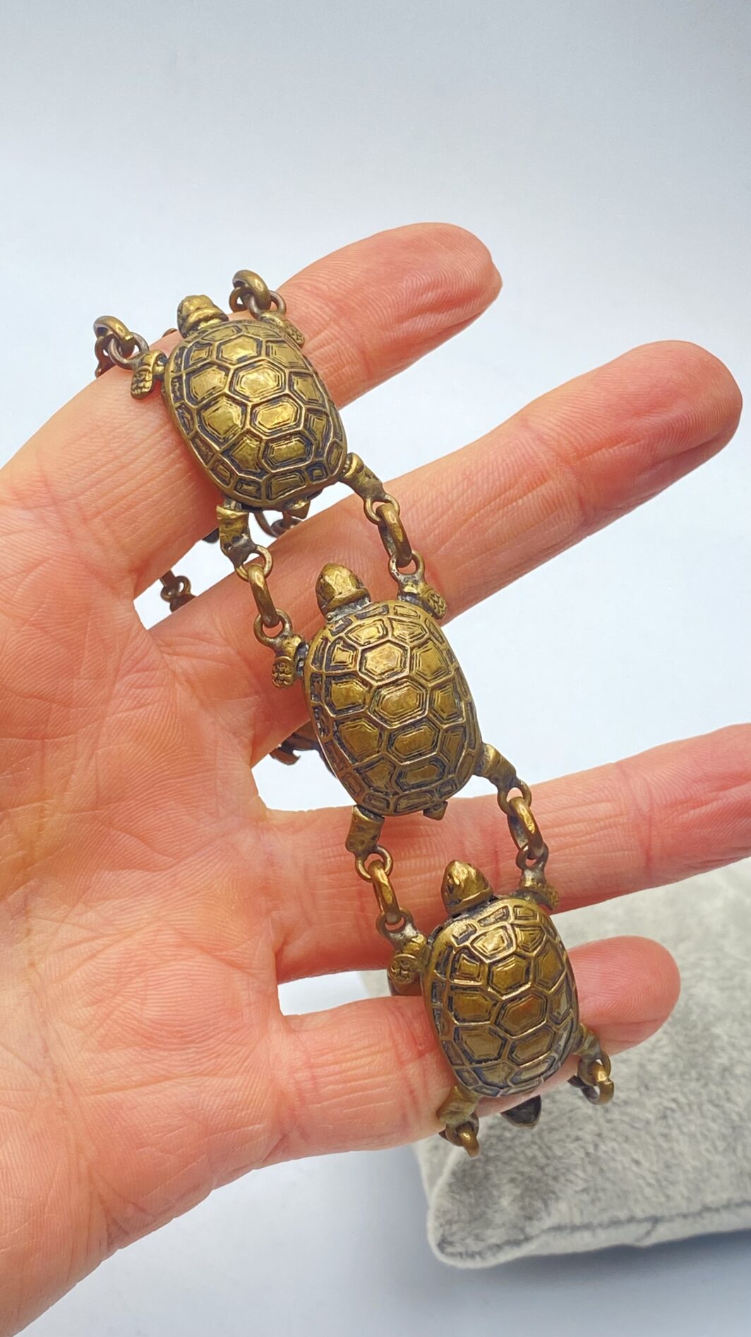 BRACCIALE VINTAGE CON TARTARUGHE, IN METALLO DORATO. ITALIA, PRIMA METÀ DEL XX sec. - immagine 7