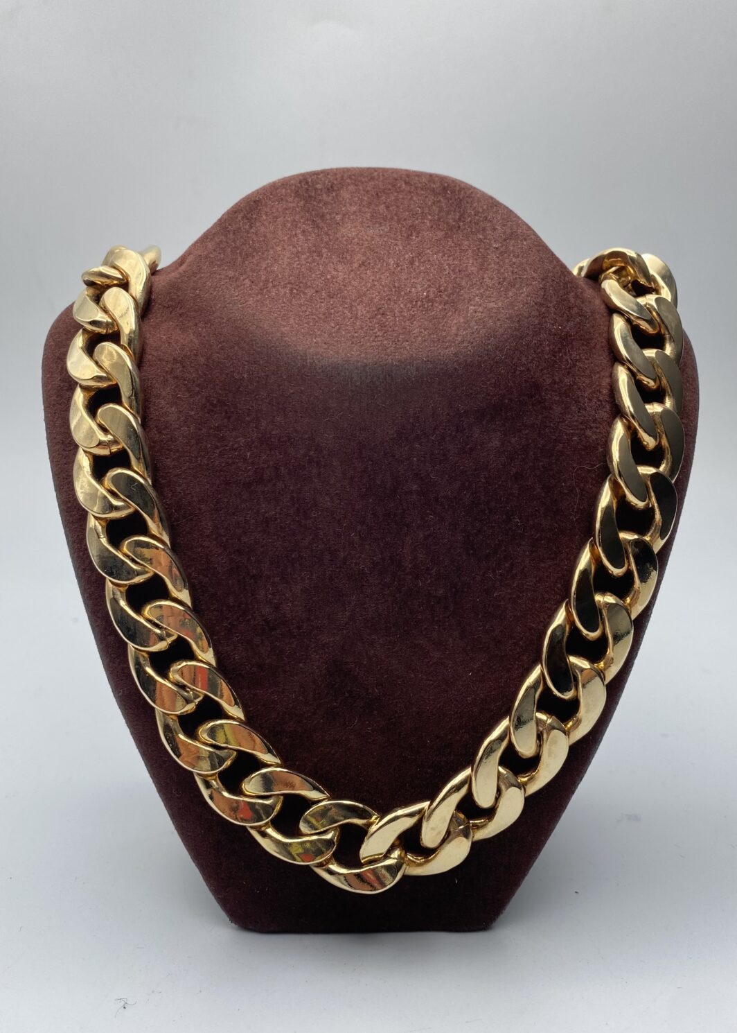 COLLANA DI BIGIOTTERIA VINTAGE IN METALLO DORATO. ANNI ‘80