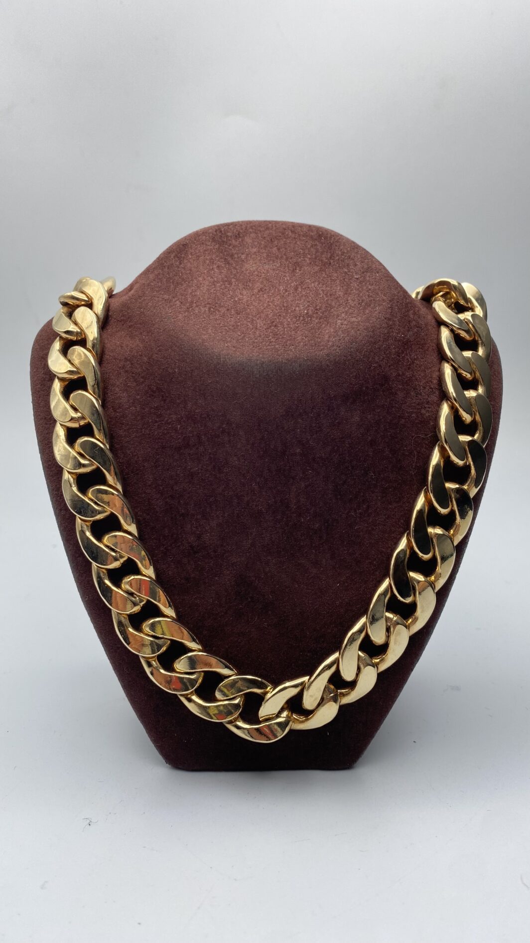 COLLANA DI BIGIOTTERIA VINTAGE IN METALLO DORATO. ANNI ‘80