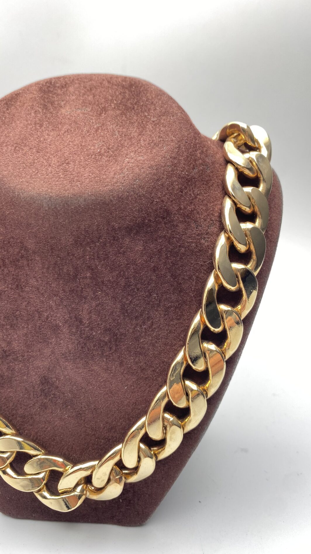 COLLANA DI BIGIOTTERIA VINTAGE IN METALLO DORATO. ANNI ‘80 - immagine 8
