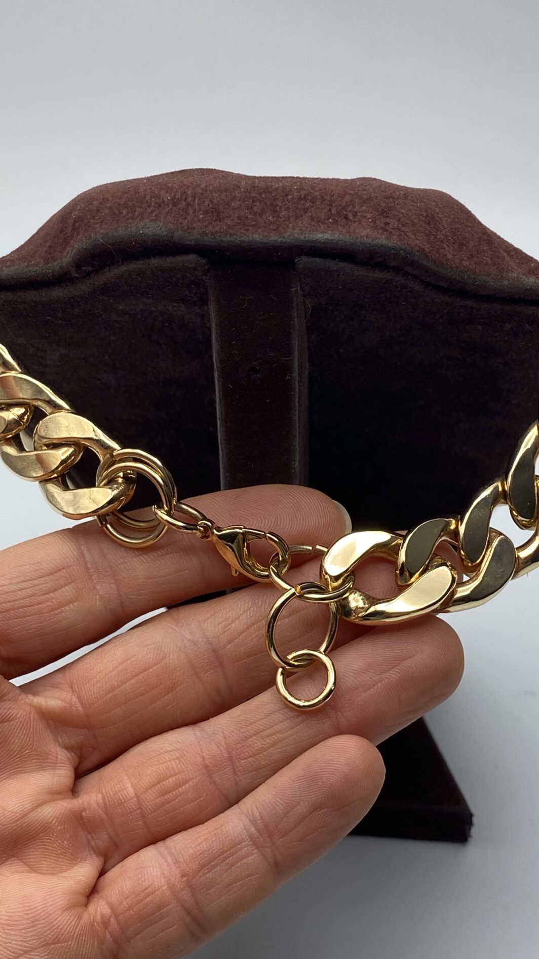 COLLANA DI BIGIOTTERIA VINTAGE IN METALLO DORATO. ANNI ‘80 - immagine 4