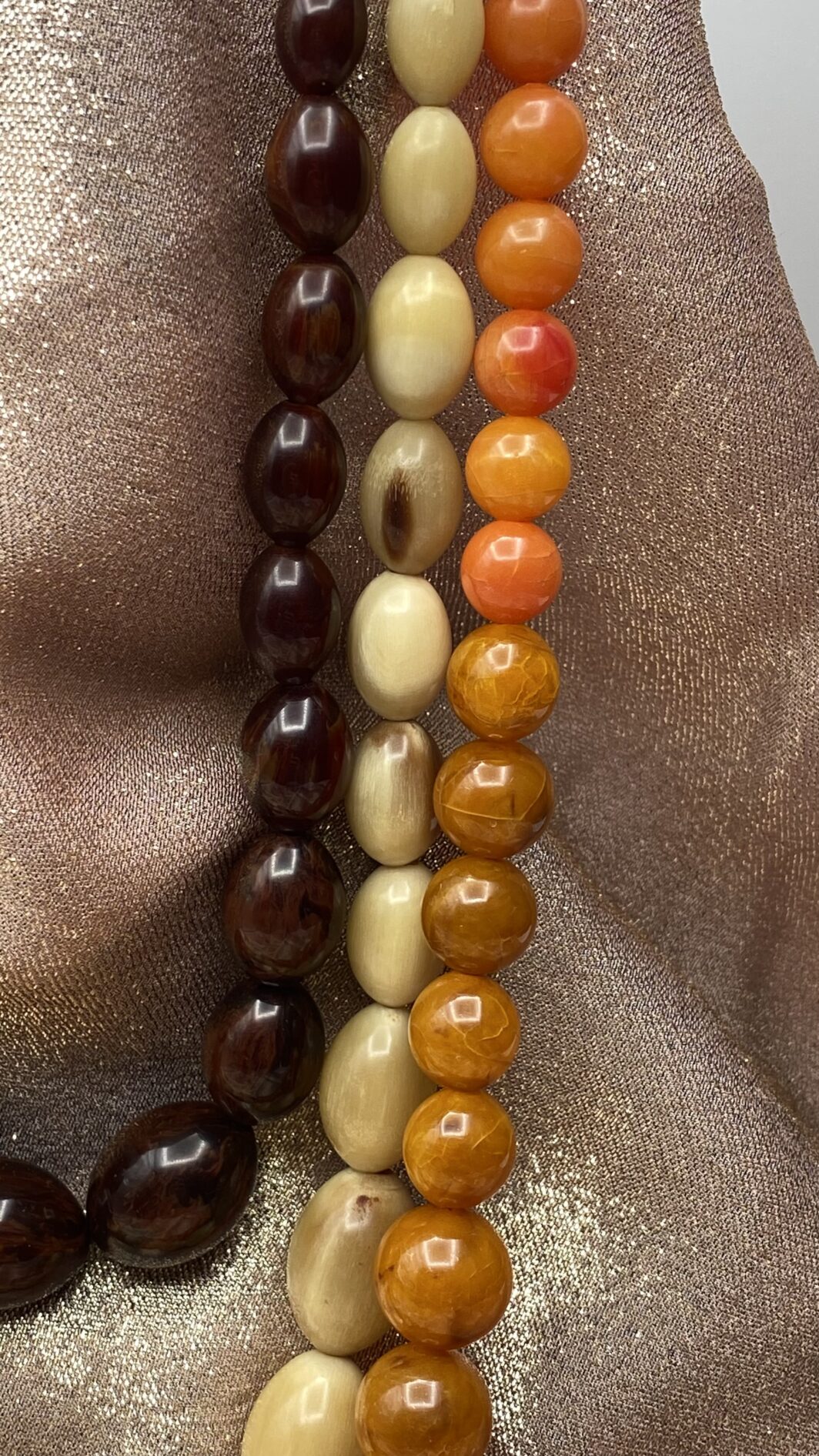TRIS DI COLLANE VINTAGE IN BACHELITE CON COLORI A PENDANT. ANNI’40 - immagine 6