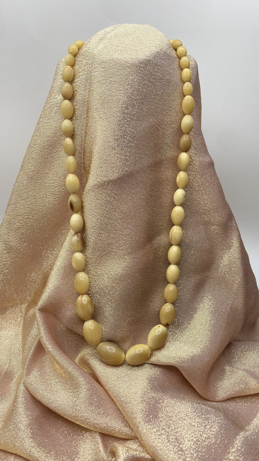 TRIS DI COLLANE VINTAGE IN BACHELITE CON COLORI A PENDANT. ANNI’40 - immagine 12