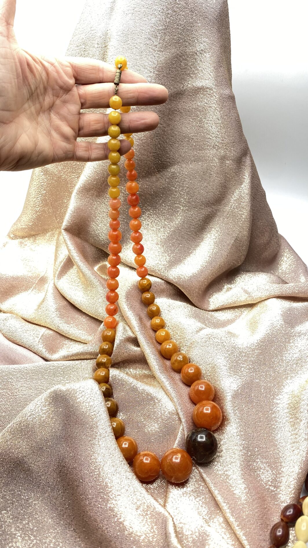 TRIS DI COLLANE VINTAGE IN BACHELITE CON COLORI A PENDANT. ANNI’40 - immagine 22