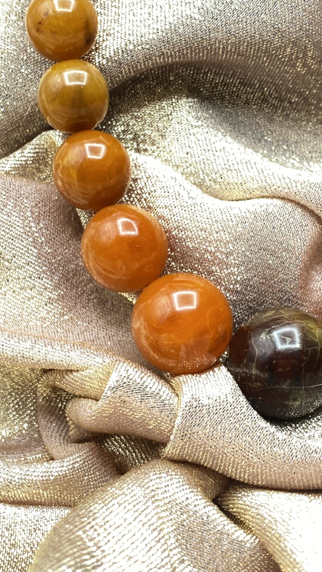 TRIS DI COLLANE VINTAGE IN BACHELITE CON COLORI A PENDANT. ANNI’40 - immagine 20