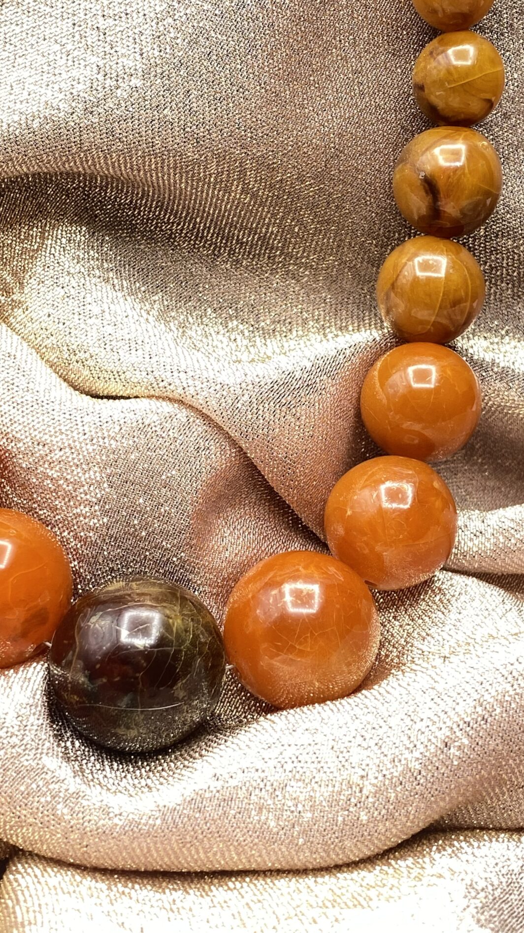 TRIS DI COLLANE VINTAGE IN BACHELITE CON COLORI A PENDANT. ANNI’40 - immagine 19