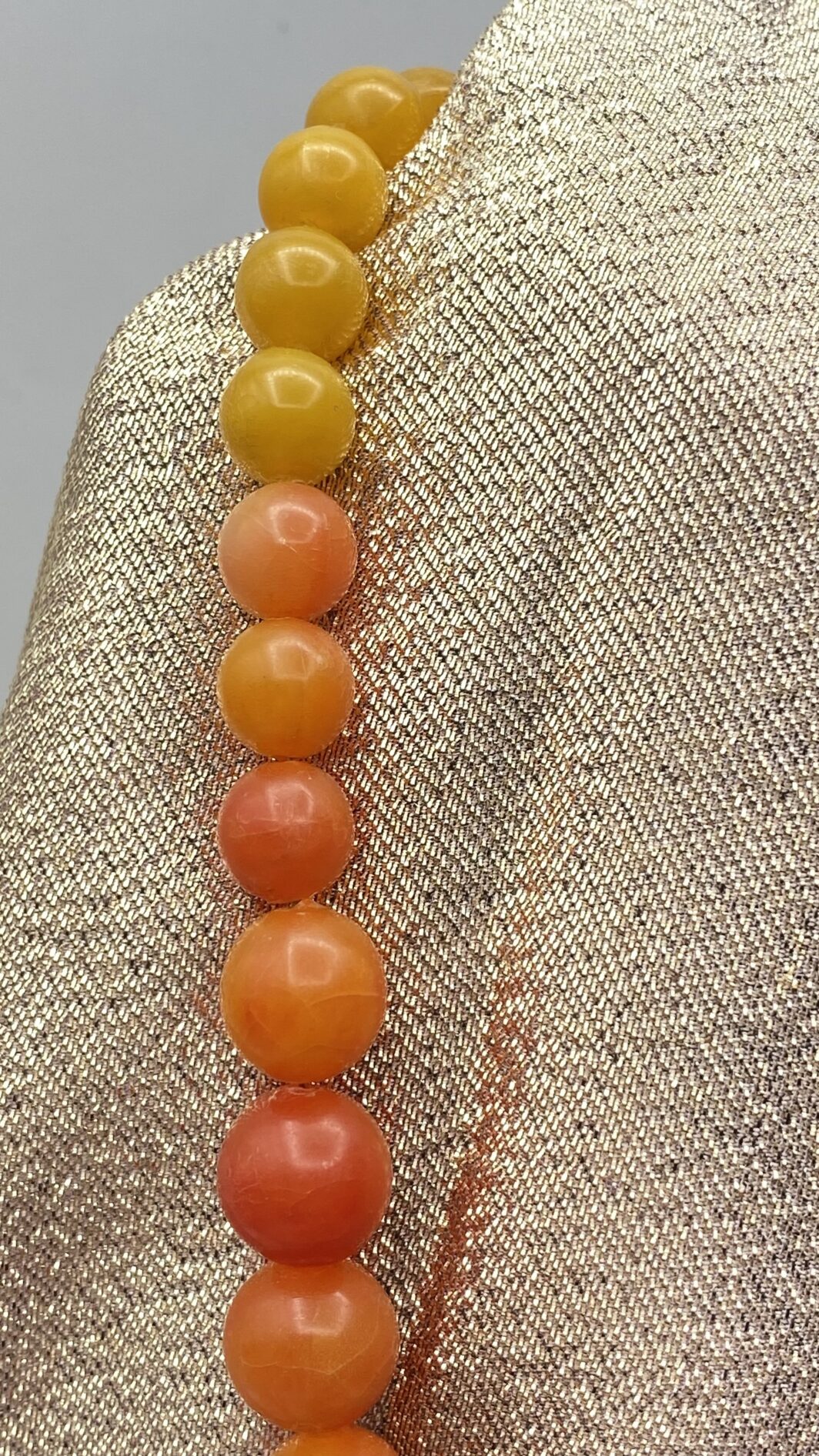 TRIS DI COLLANE VINTAGE IN BACHELITE CON COLORI A PENDANT. ANNI’40 - immagine 25