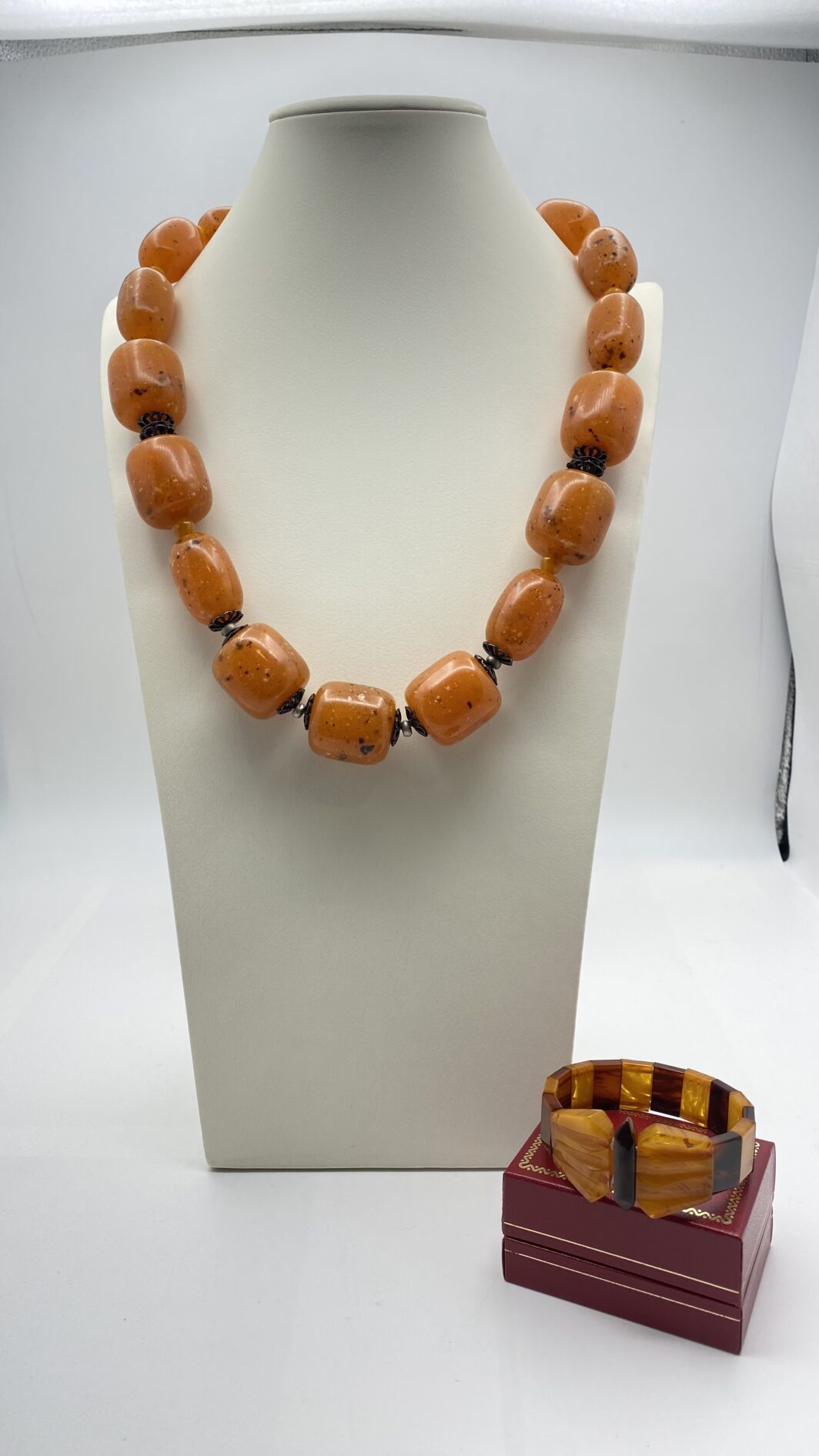 IMPORTANTE COLLANA VINTAGE IN BACHELITE. - immagine 5