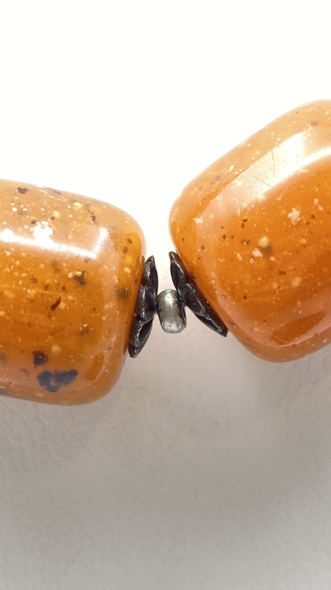 IMPORTANTE COLLANA VINTAGE IN BACHELITE. - immagine 3