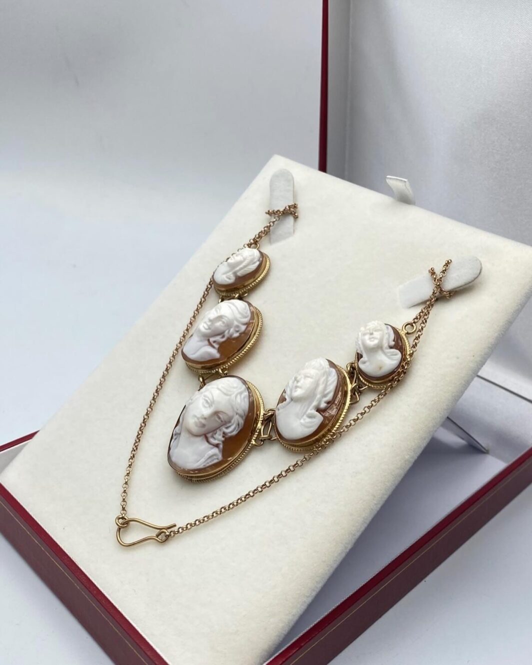 COLLIER LIBERTY IN ORO 9KT, CON CAMMEI. ITALIA, INIZI XX sec. - immagine 2