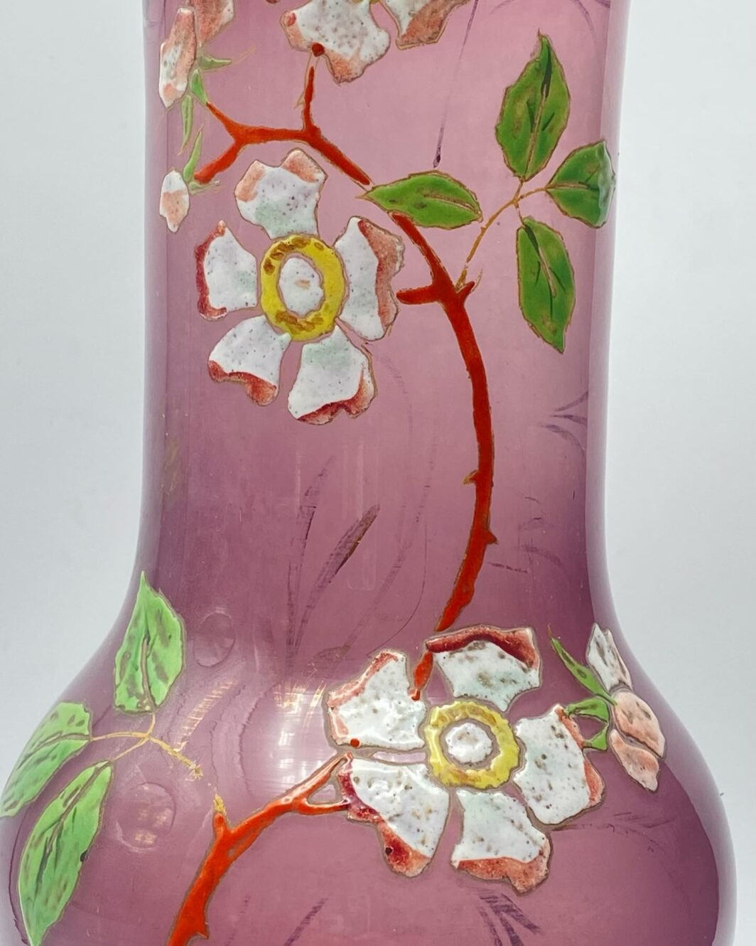 LEGRAS(1839-1916). VASO ART NOUVEAU CON DECORAZIONE A SMALTO CON ROSE CANINE. - immagine 3