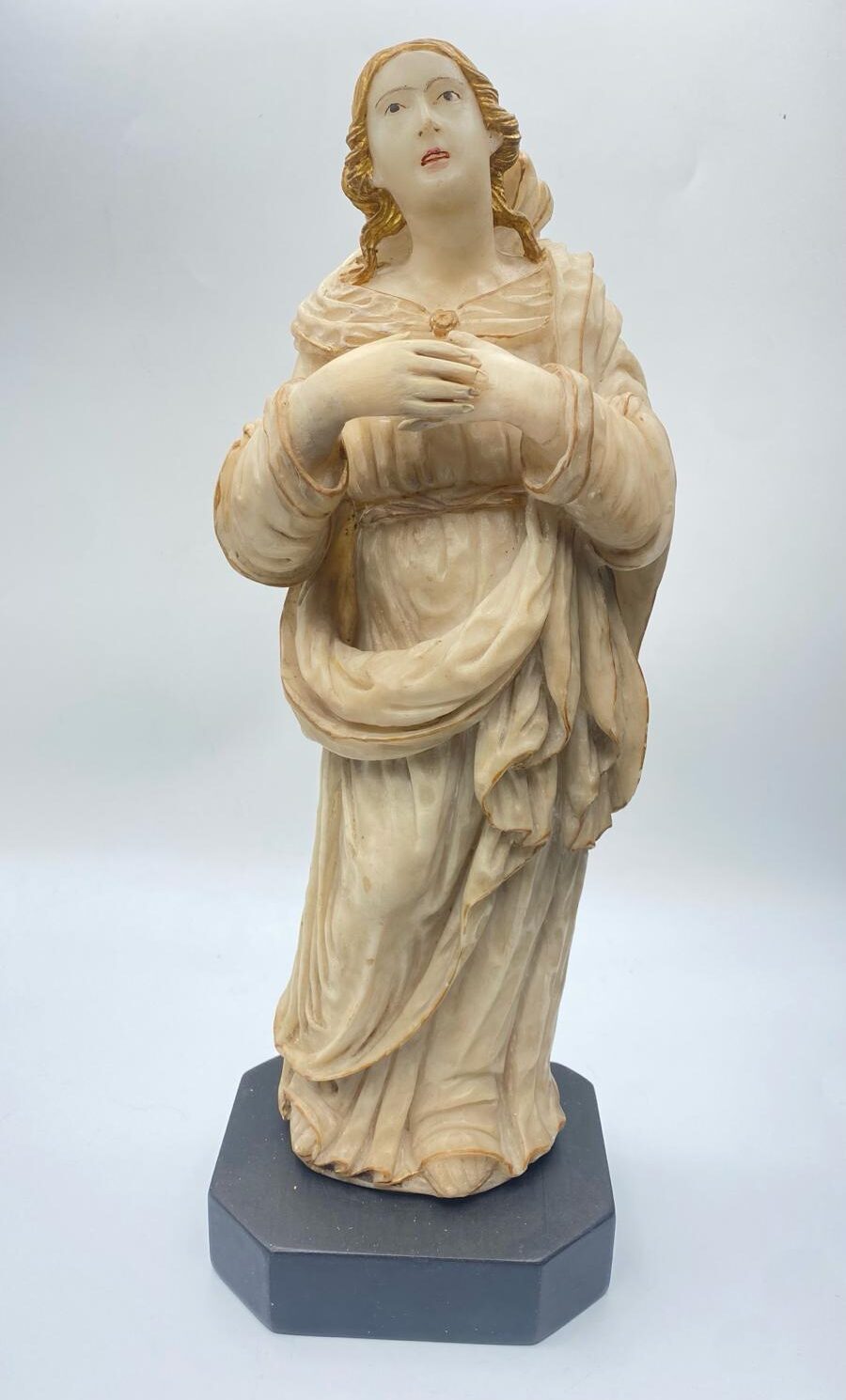 STATUA DI MADONNA IN ALABASTRO LUMEGGIATO. SICILIA, XVIII SECOLO
