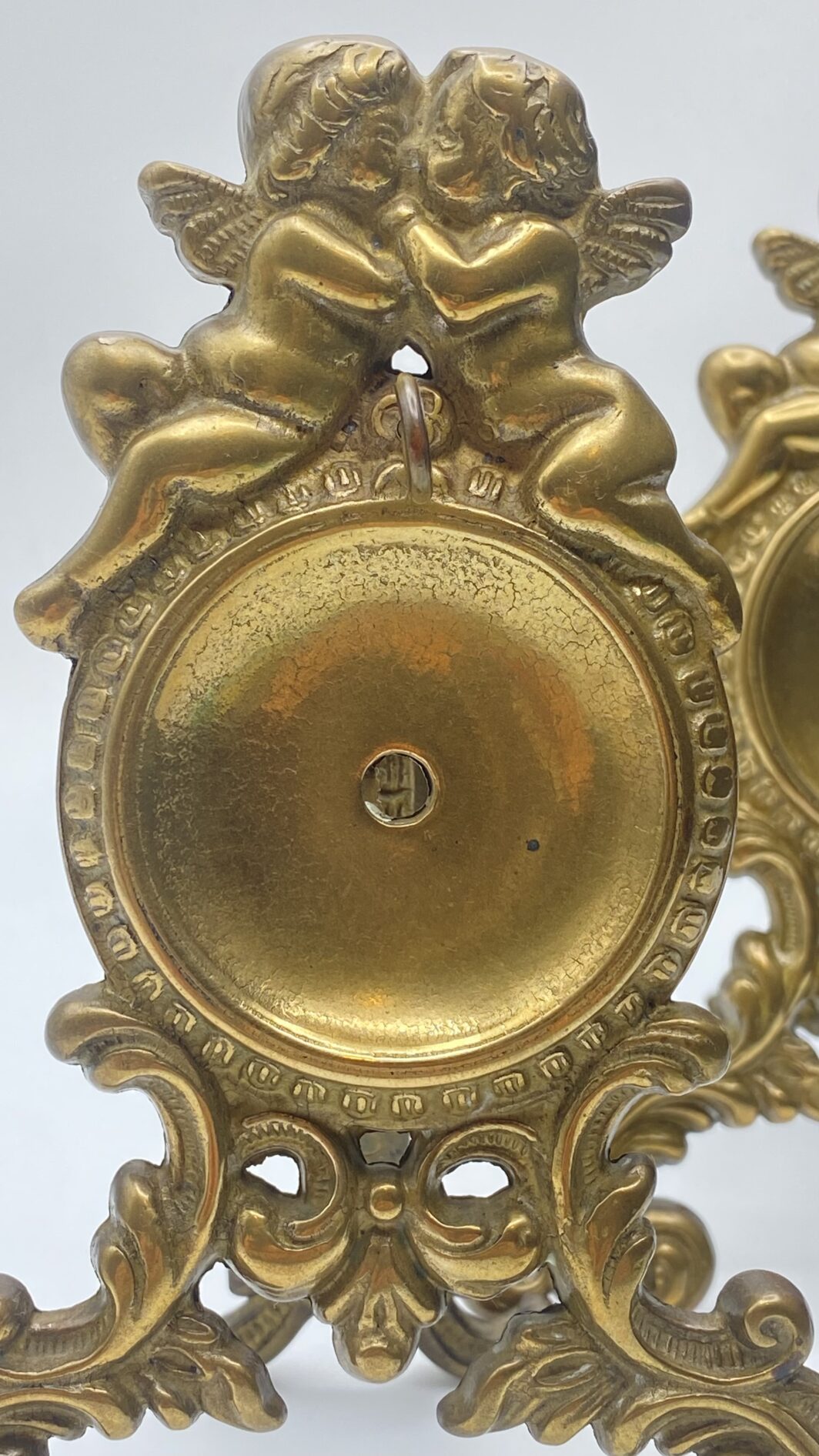 PAIO DI PORTAOROLOGI DA TASCHINO, PER COMODINO O SCRITTOIO, IN BRONZO DORATO. FRANCIA, XIX sec. - immagine 8