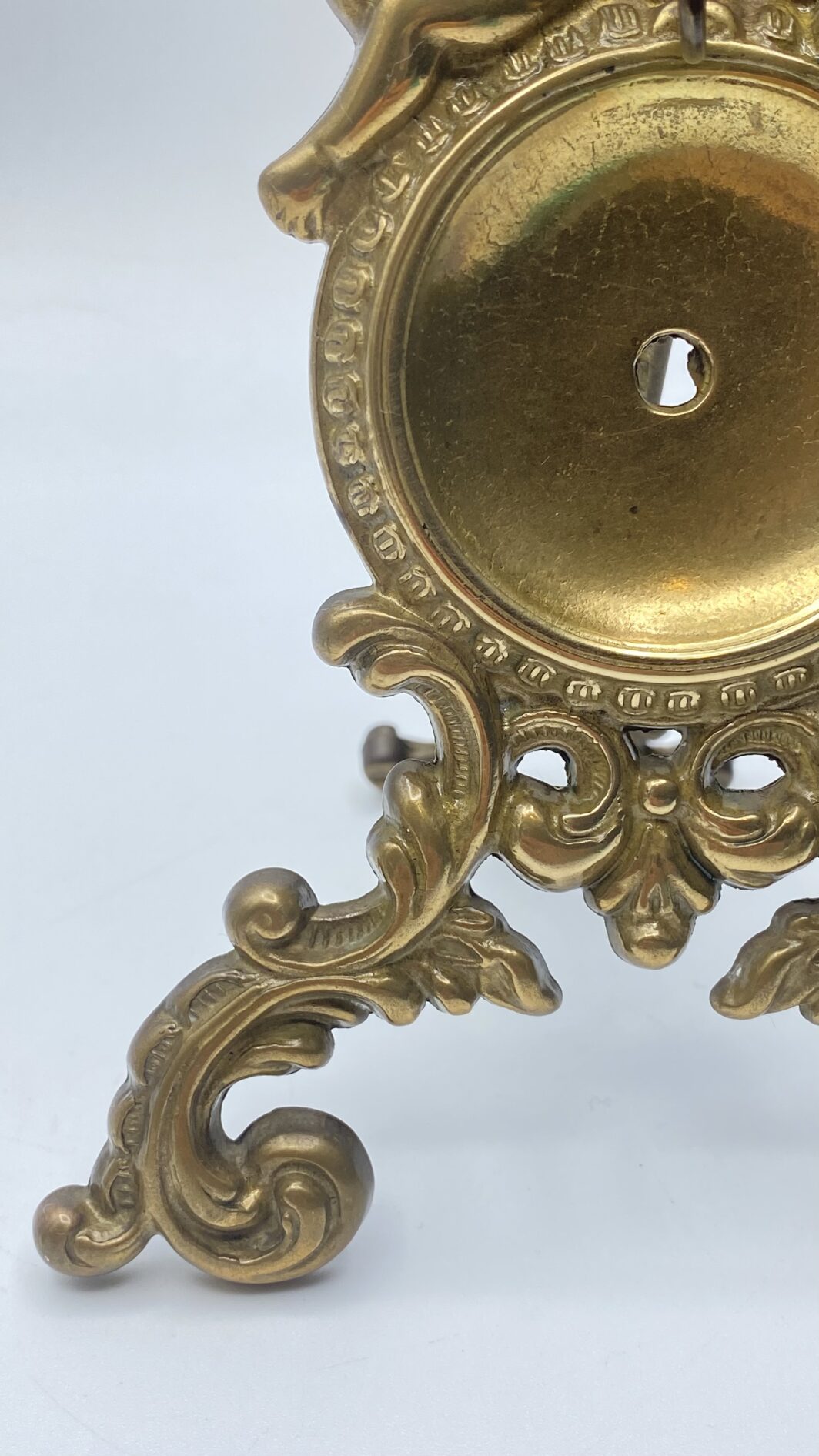 PAIO DI PORTAOROLOGI DA TASCHINO, PER COMODINO O SCRITTOIO, IN BRONZO DORATO. FRANCIA, XIX sec. - immagine 14