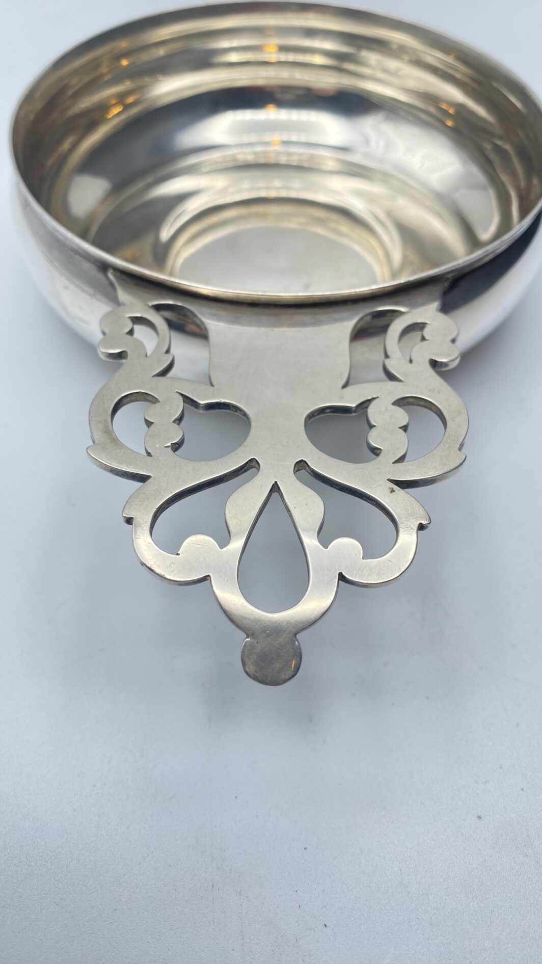 RARISSIMO ARGENTO TIFFANY (PAUL REVER D’APRÈS) TRATTO DALLA COLLEZIONE CLEARWATER ESPOSTA AL METROPOLITAN MUSEUM OF ART DI NEW YORK. EPOCA PRIMI ‘900. - immagine 5
