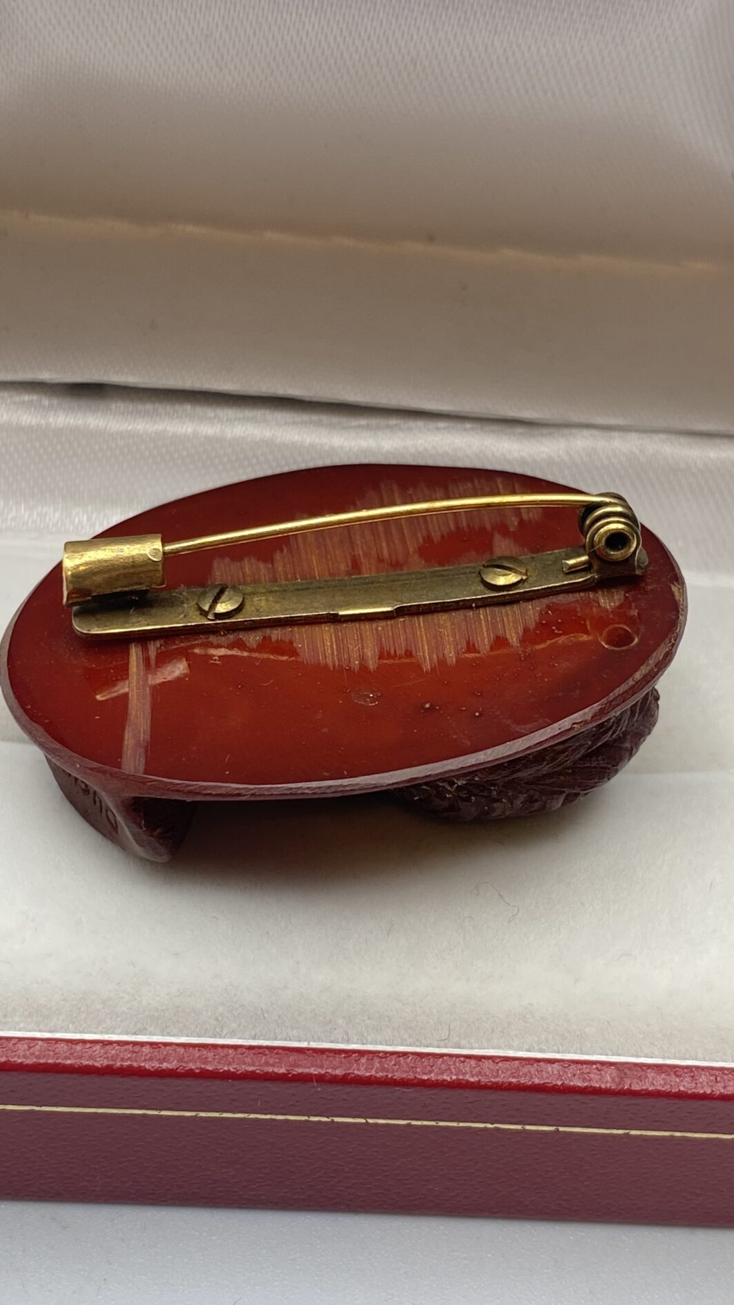 CAMMEO IN BACHELITE COLOR DIASPRO ROSSO DI SICILIA, FIRMATO DUCHY. BIGIOTTERIA VINTAGE ANNI ‘40 - immagine 5