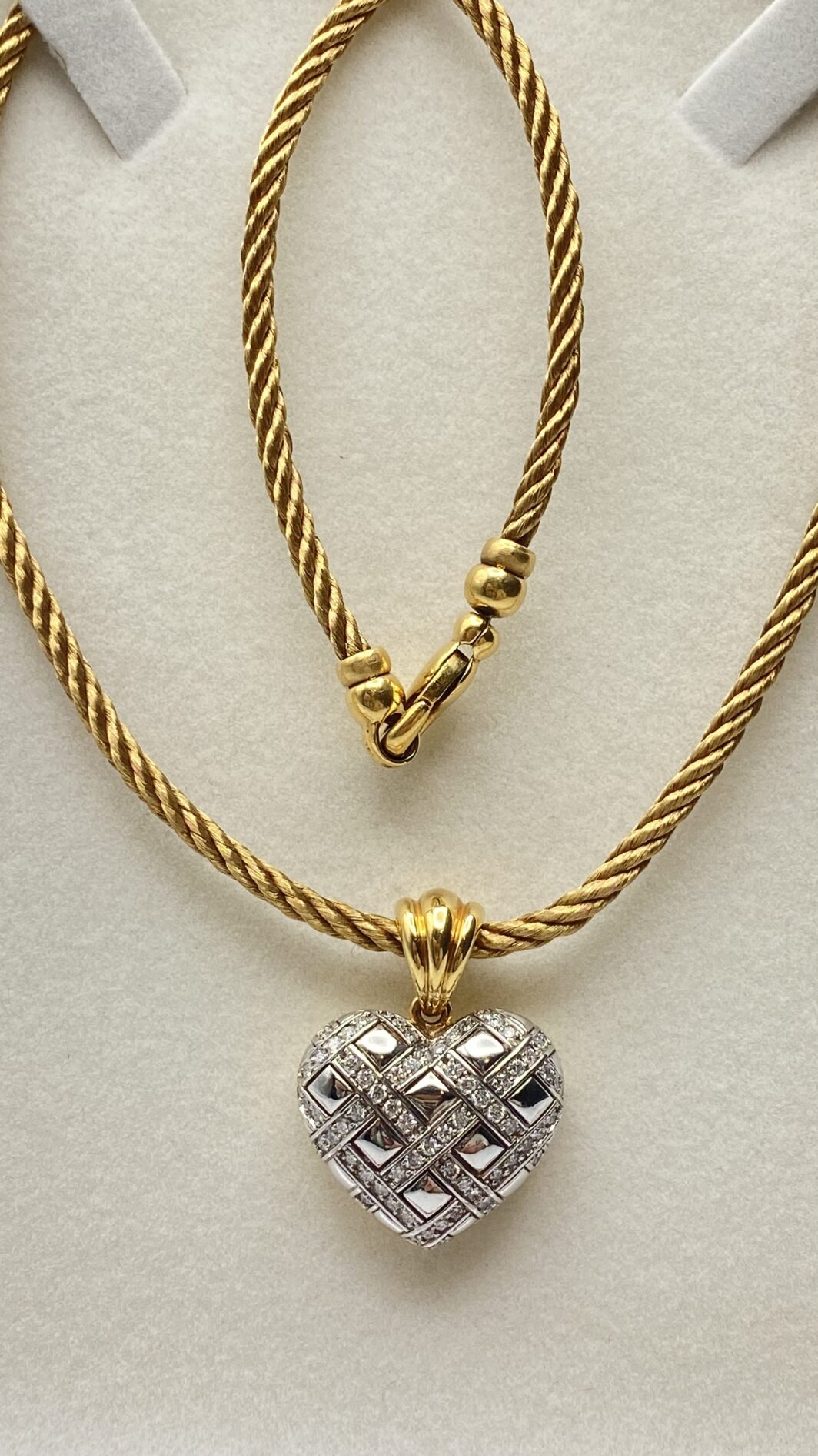 COLLIER CON CUORE DI BRILLANTI, TUTTO IN ORO 18 KT. OREFICERIA VINTAGE ANNI ‘80. - immagine 3