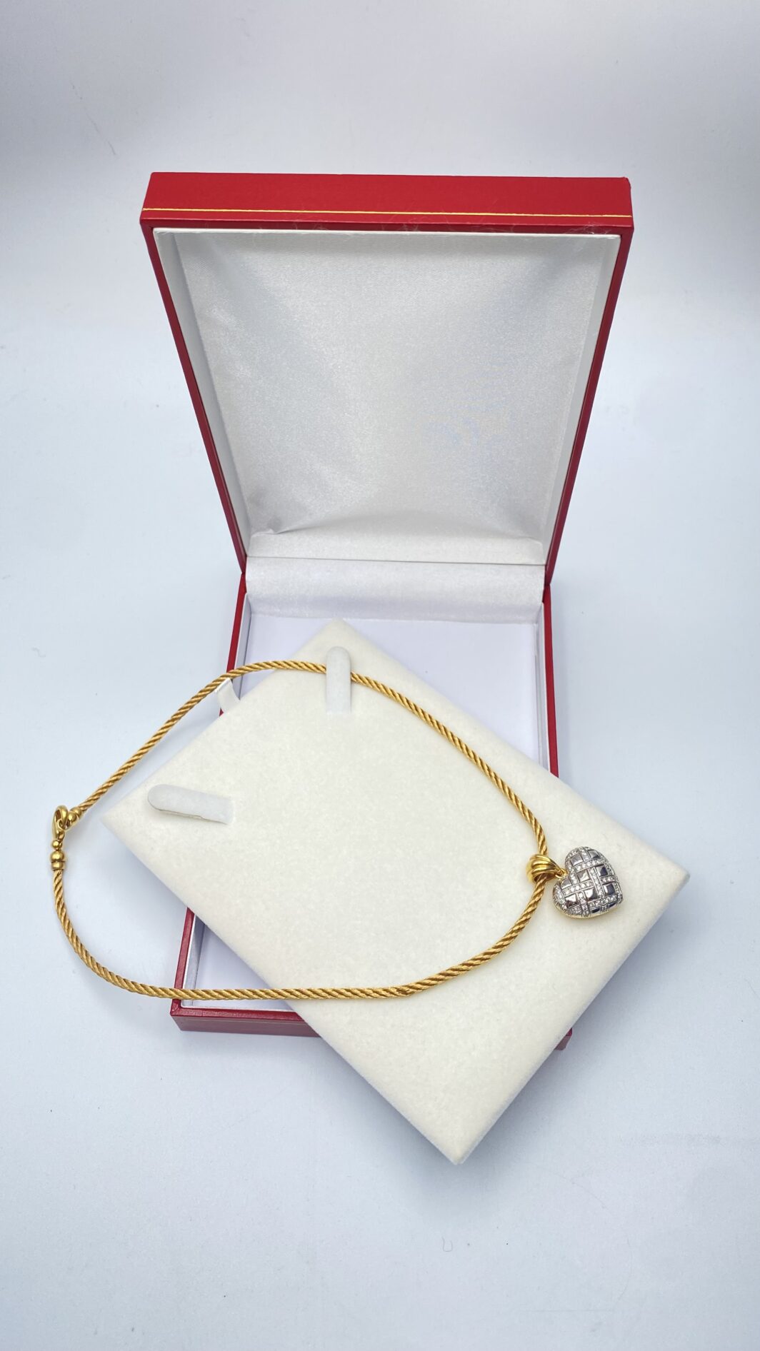 COLLIER CON CUORE DI BRILLANTI, TUTTO IN ORO 18 KT. OREFICERIA VINTAGE ANNI ‘80. - immagine 4