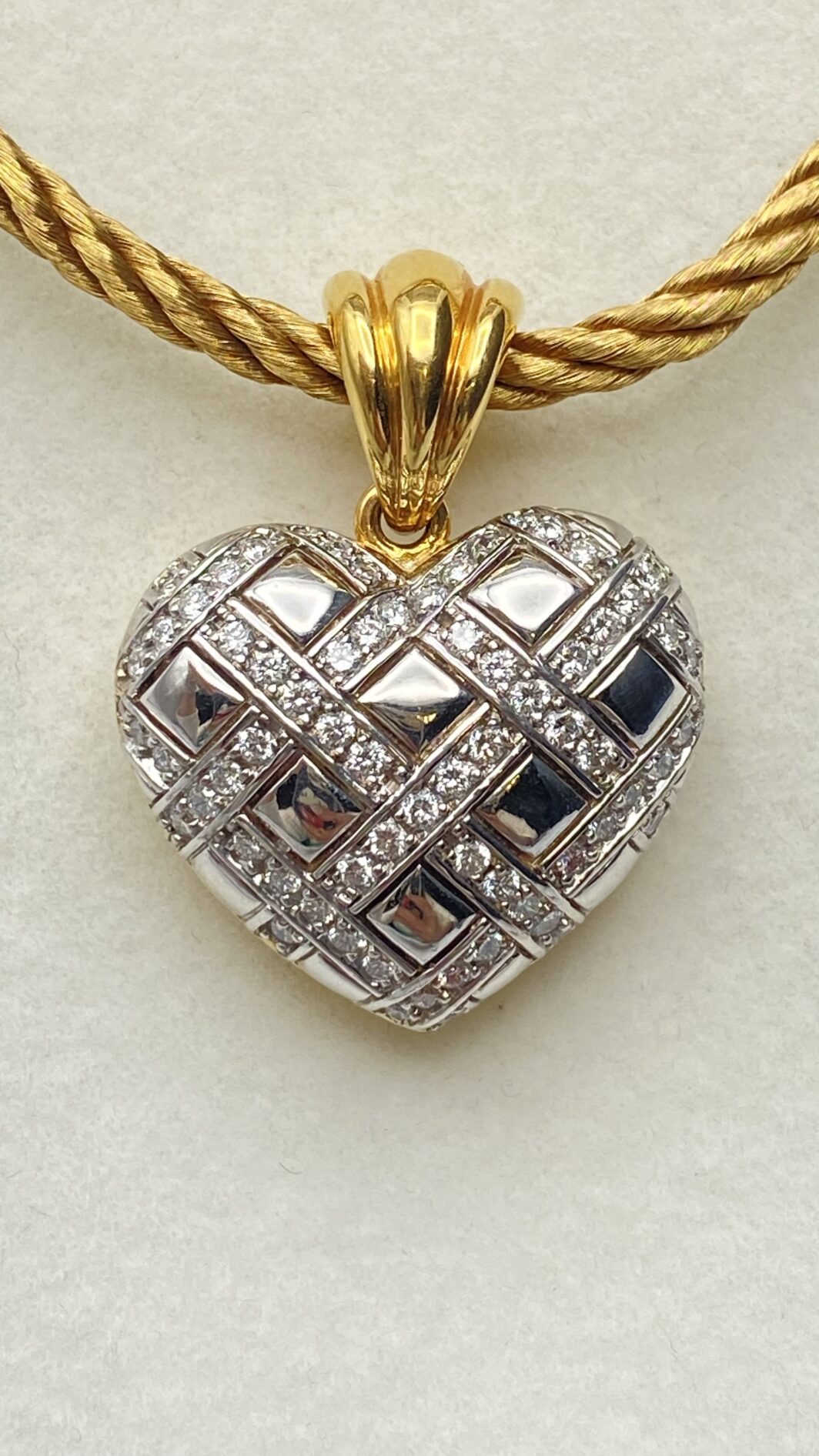 COLLIER CON CUORE DI BRILLANTI, TUTTO IN ORO 18 KT. OREFICERIA VINTAGE ANNI ‘80. - immagine 12