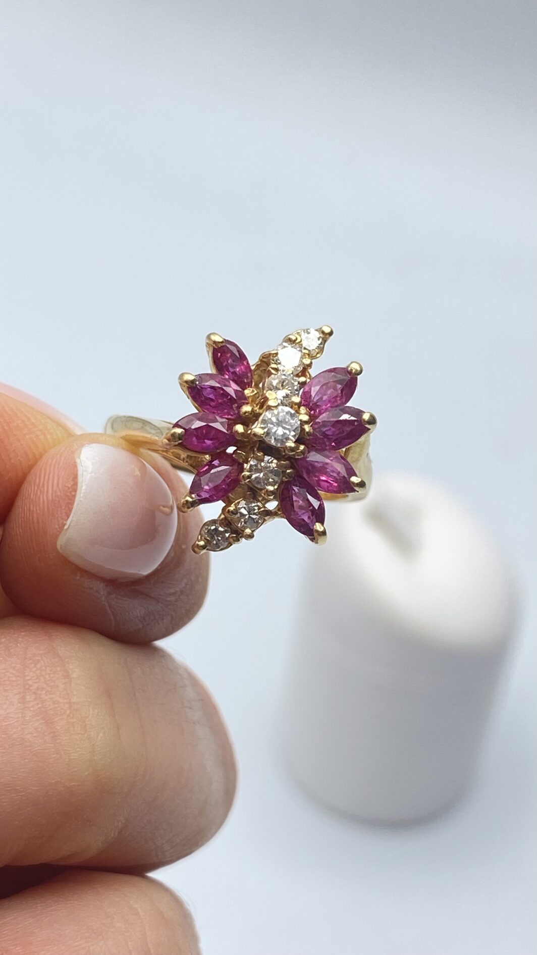 ANELLO VINTAGE ANNI ‘50, CON RUBINI E BRILLANTI, IN ORO 14KT. - immagine 5