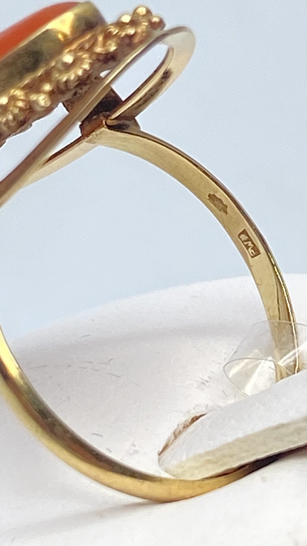 ANELLO IN ORO 14KT E CORALLO. EPOCA NAPOLEONE III. FRANCIA, XIX sec. - immagine 11
