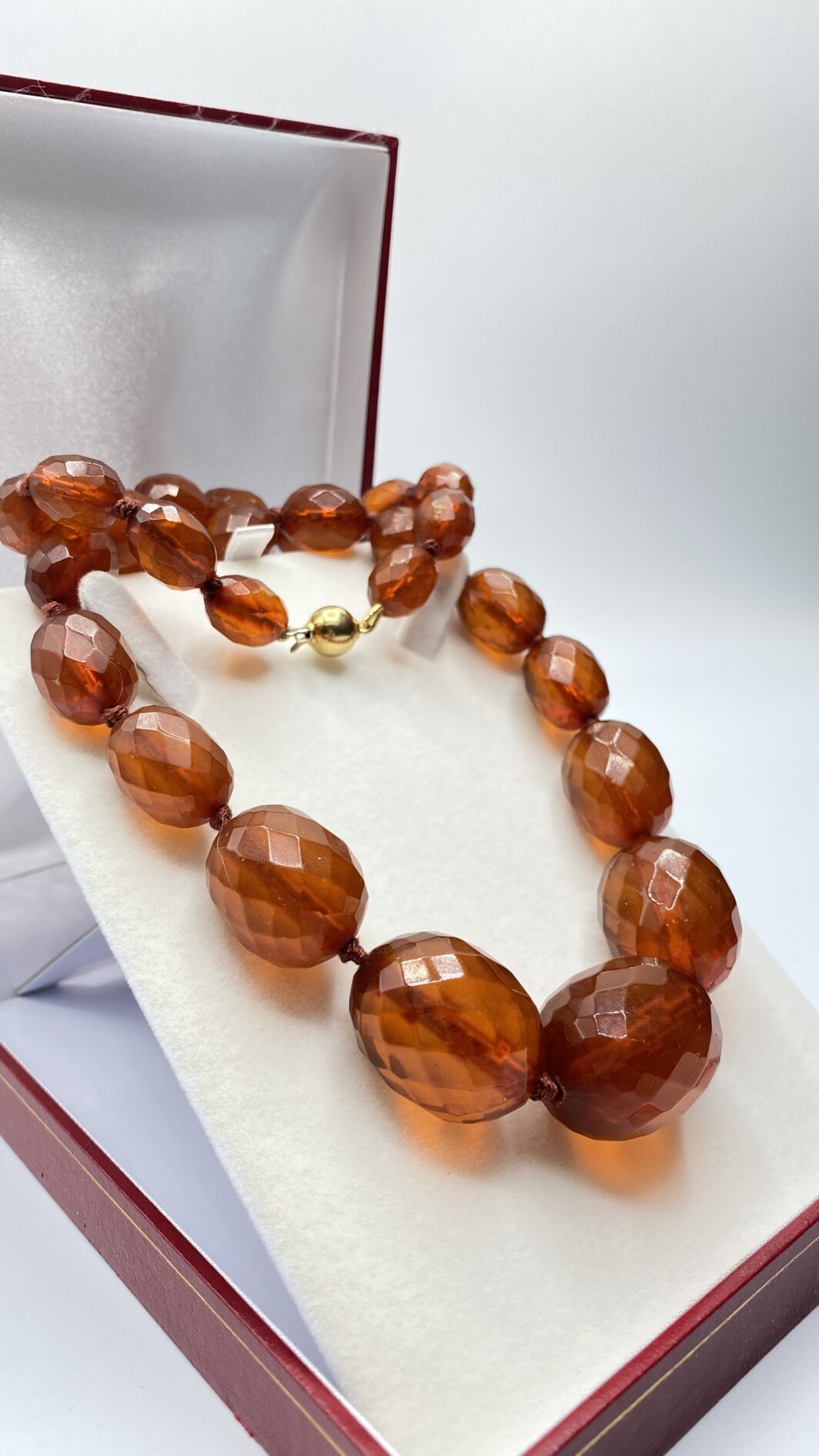 COLLANA IN AMBRA DEI BALCANI CON CHIUSURA IN ORO 18KT. OREFICERIA ITALIANA VINTAGE ANNI ‘50. - immagine 11