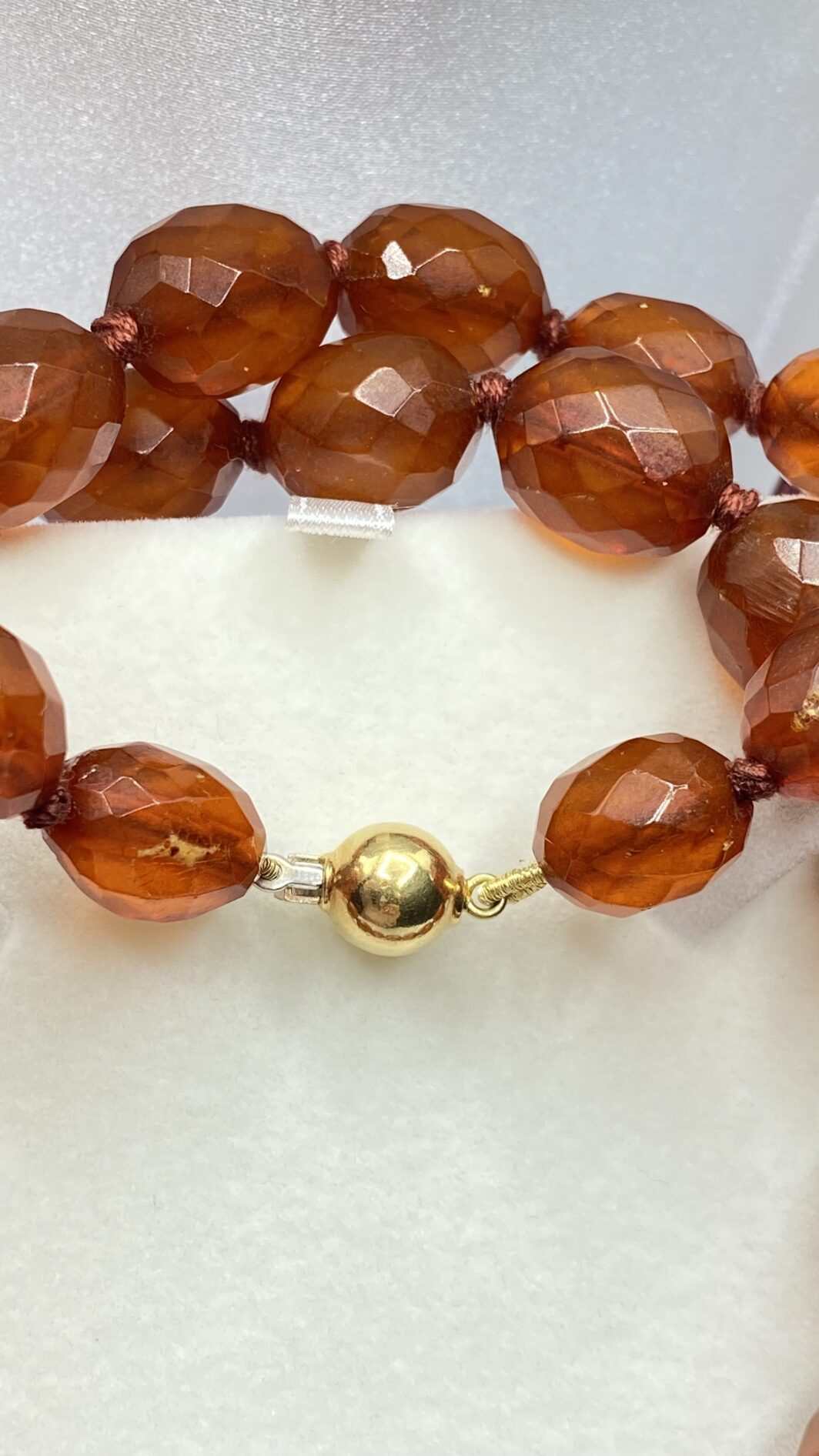 COLLANA IN AMBRA DEI BALCANI CON CHIUSURA IN ORO 18KT. OREFICERIA ITALIANA VINTAGE ANNI ‘50. - immagine 7