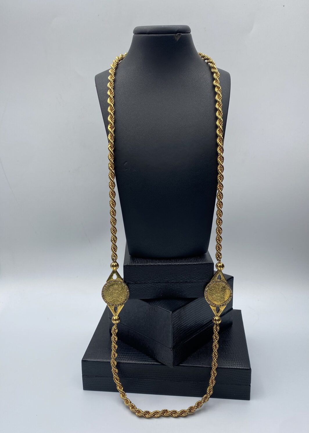 VALENTINO GARAVANI COLLANA VINTAGE ANNI ‘80.