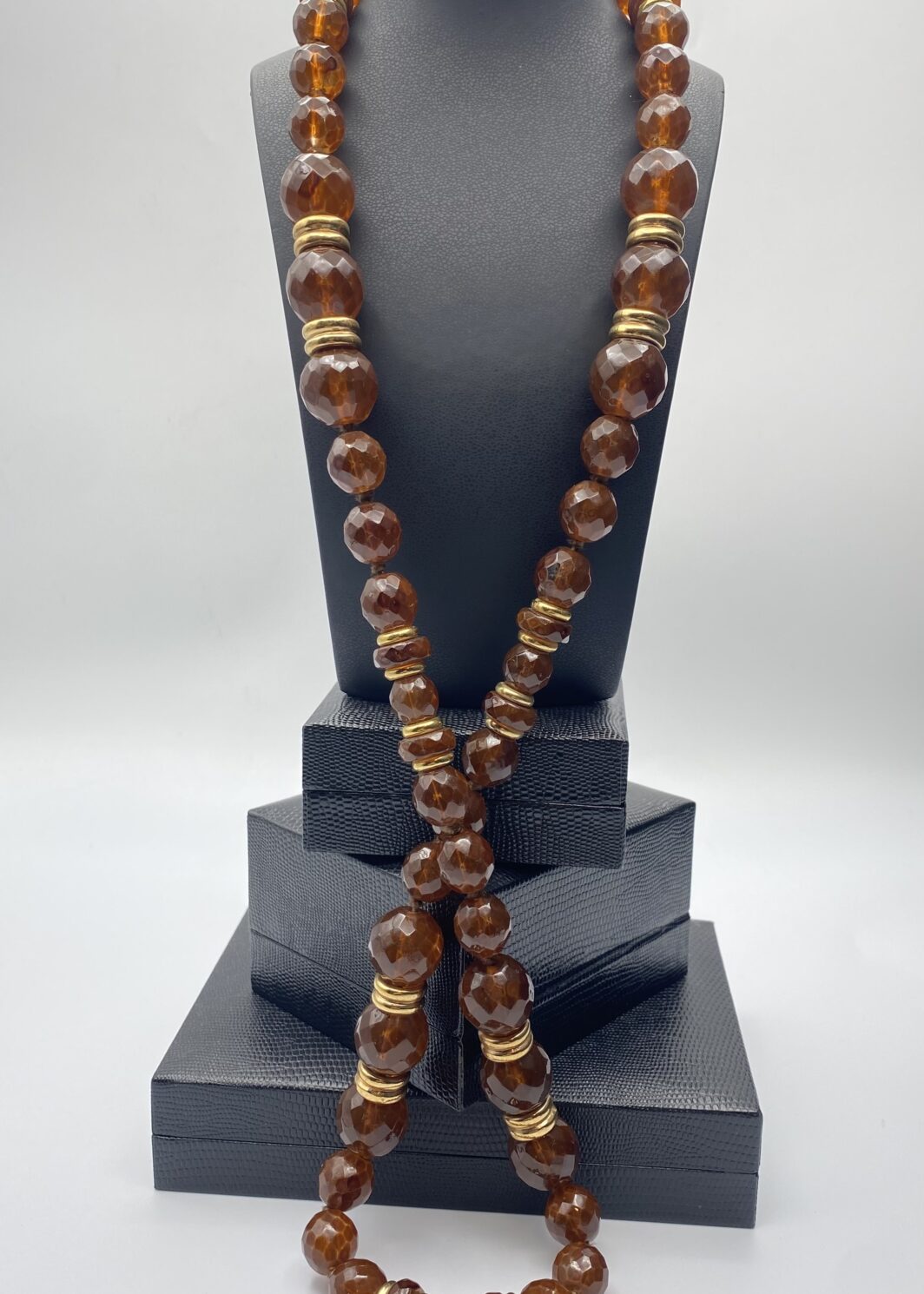 VALENTINO GARAVANI. COLLIER VINTAGE ANNI ‘80.