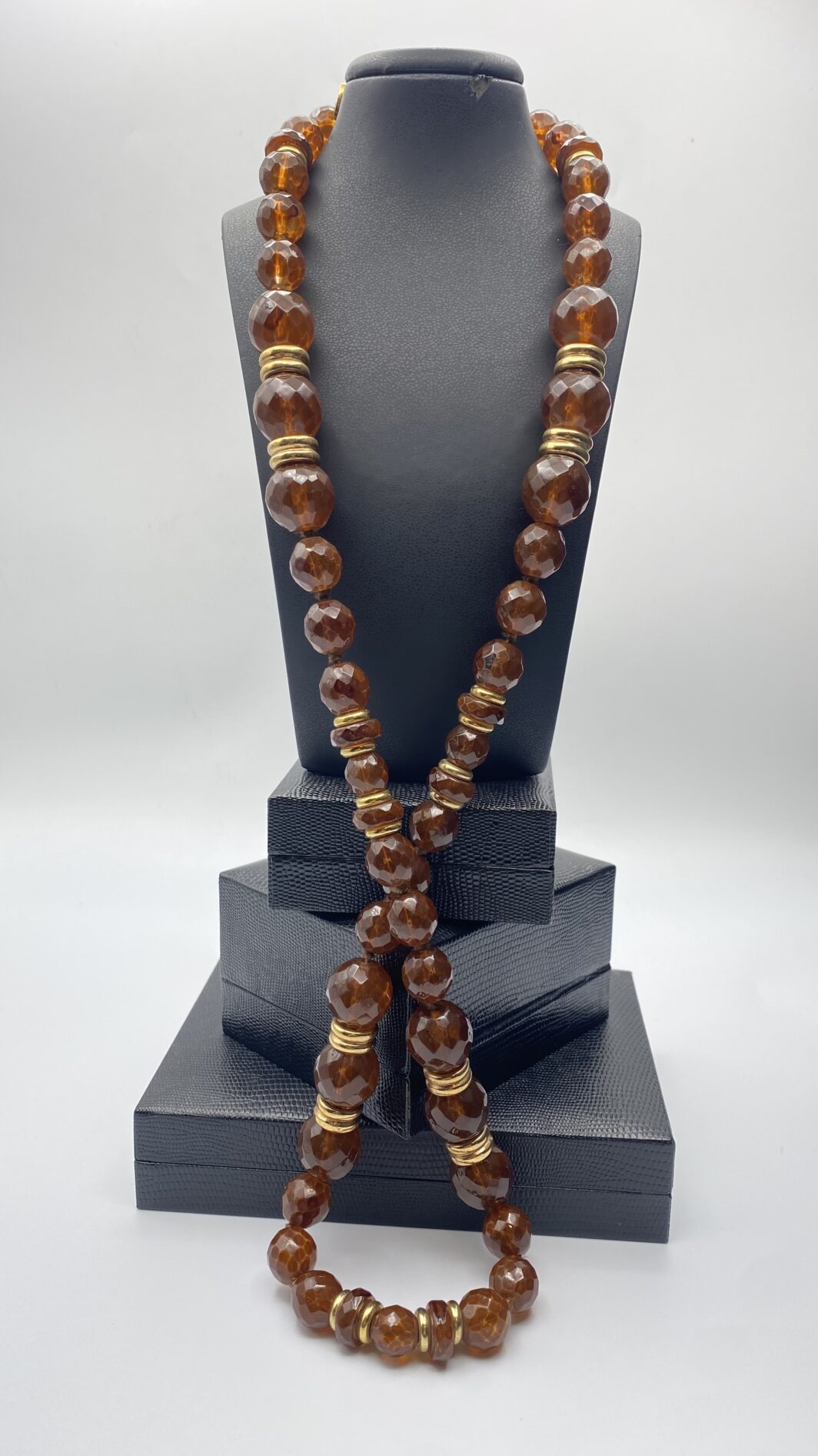 VALENTINO GARAVANI. COLLIER VINTAGE ANNI ‘80.