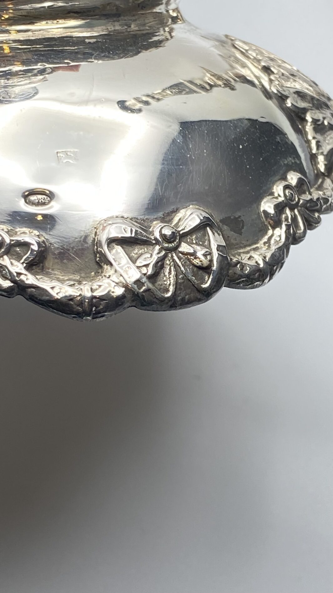 PAIO DI CANDELIERI FIRMATI MITROFAN RINDIN, IN ARGENTO IMPERIALE RUSSO. MOSCA 1894-1916. - immagine 3