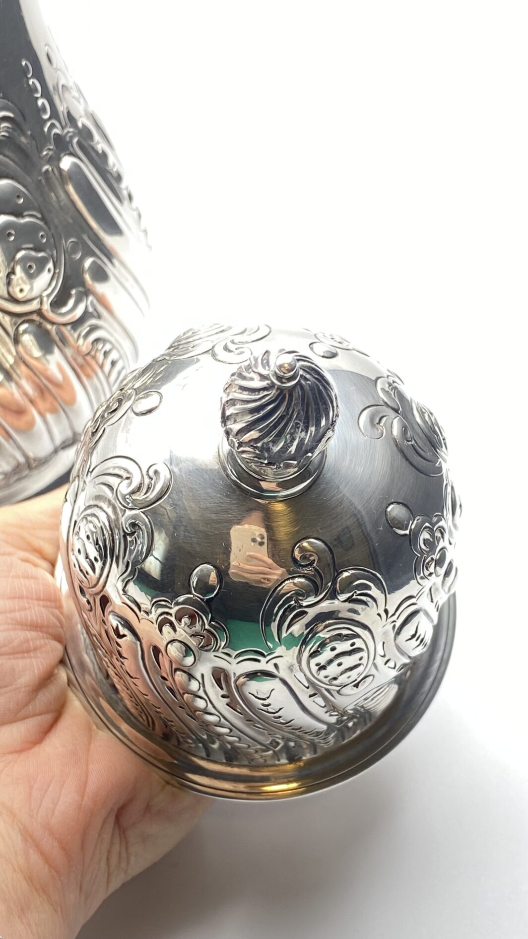 SPARGIZUCCHERO GIGANTE IN ARGENTO. FRANCIA, ANNO 1893 - immagine 4
