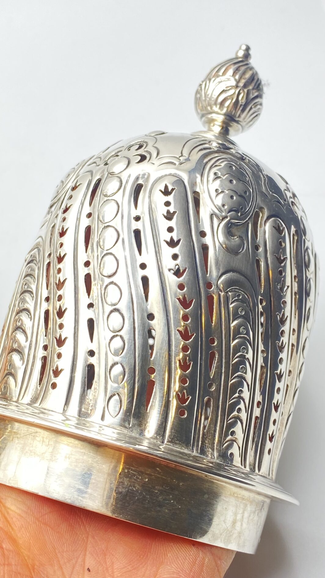 SPARGIZUCCHERO GIGANTE IN ARGENTO. FRANCIA, ANNO 1893 - immagine 6