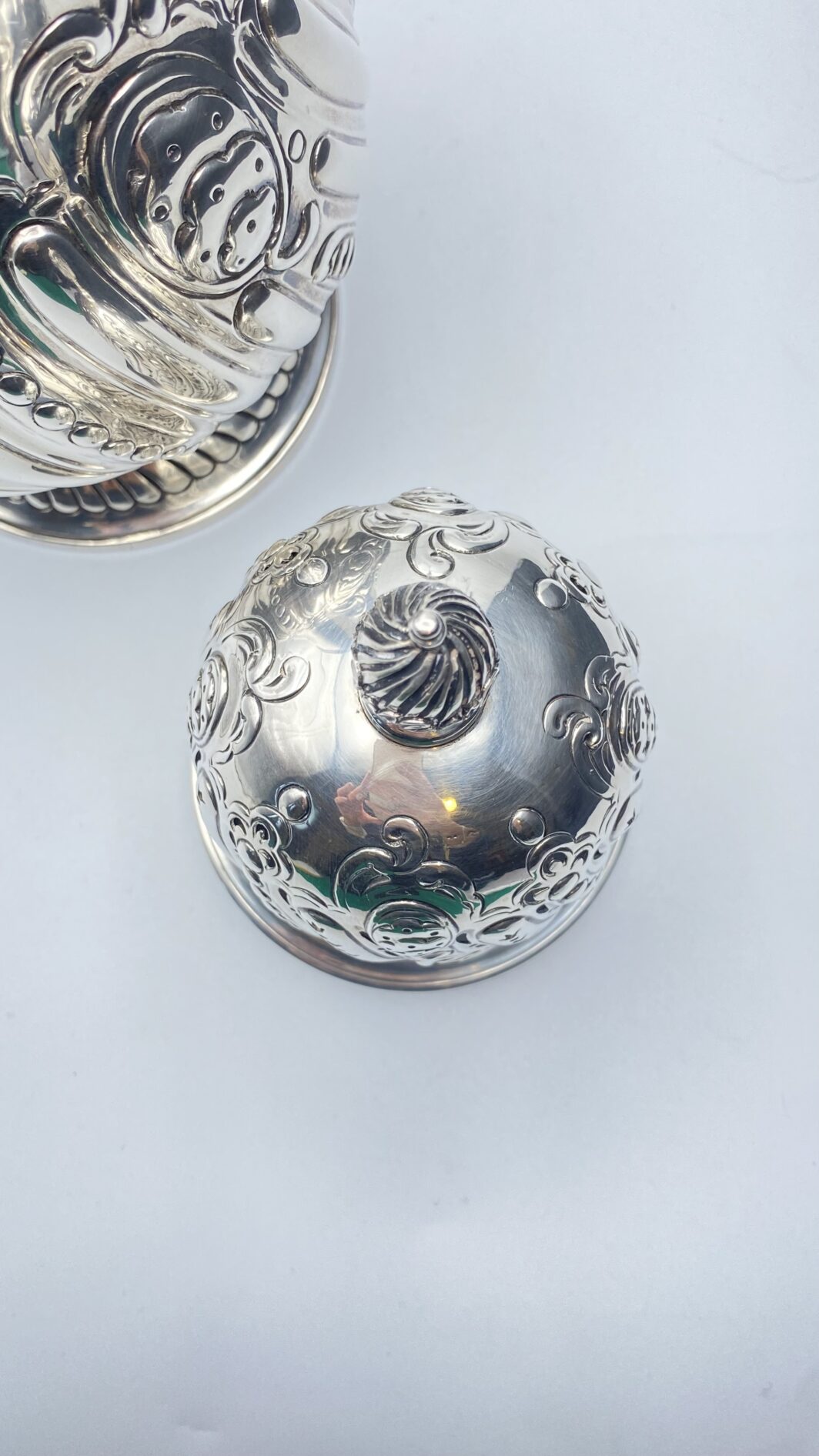 SPARGIZUCCHERO GIGANTE IN ARGENTO. FRANCIA, ANNO 1893 - immagine 14