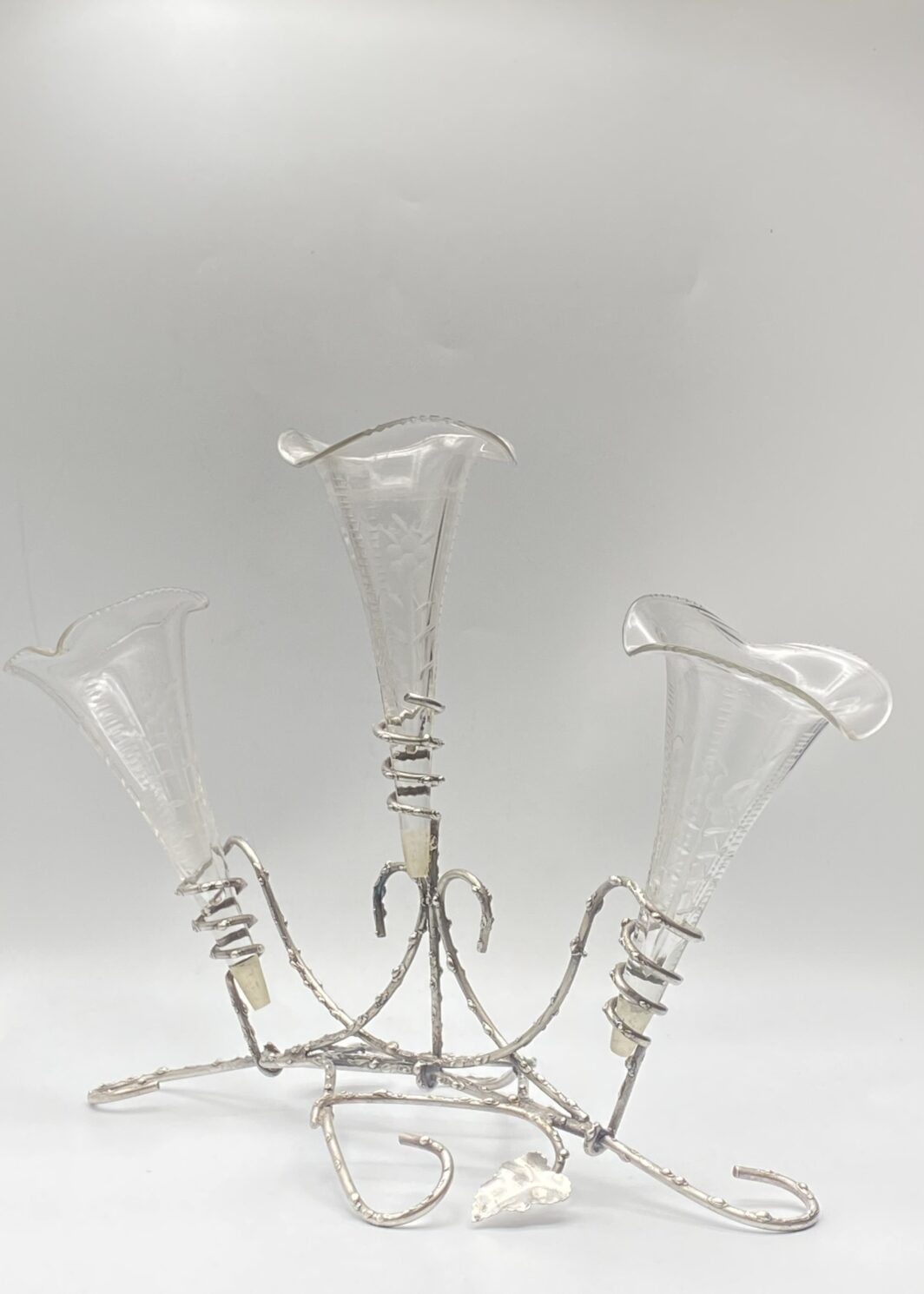 EPERGNE IN SHEFFIELD E CRISTALLO. EPOCA VITTORIANA, XIX sec.