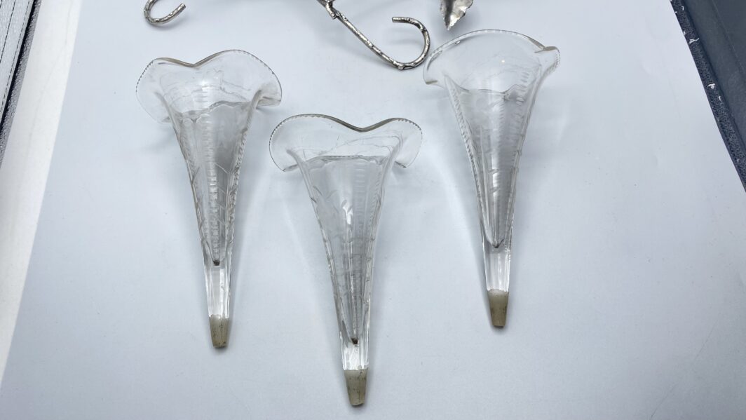 EPERGNE IN SHEFFIELD E CRISTALLO. EPOCA VITTORIANA, XIX sec. - immagine 17