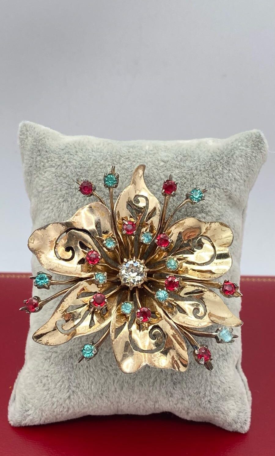 MERAVIGLIOSA SPILLA FLOREALE DA COLLEZIONE,  IN ARGENTO, FIRMATA DALLA CELEBRE MAISON BIJOUTIER “CORO CRAFT”, EDIZIONE PEGASUS STERLING. USA ANNI ‘40/‘50.