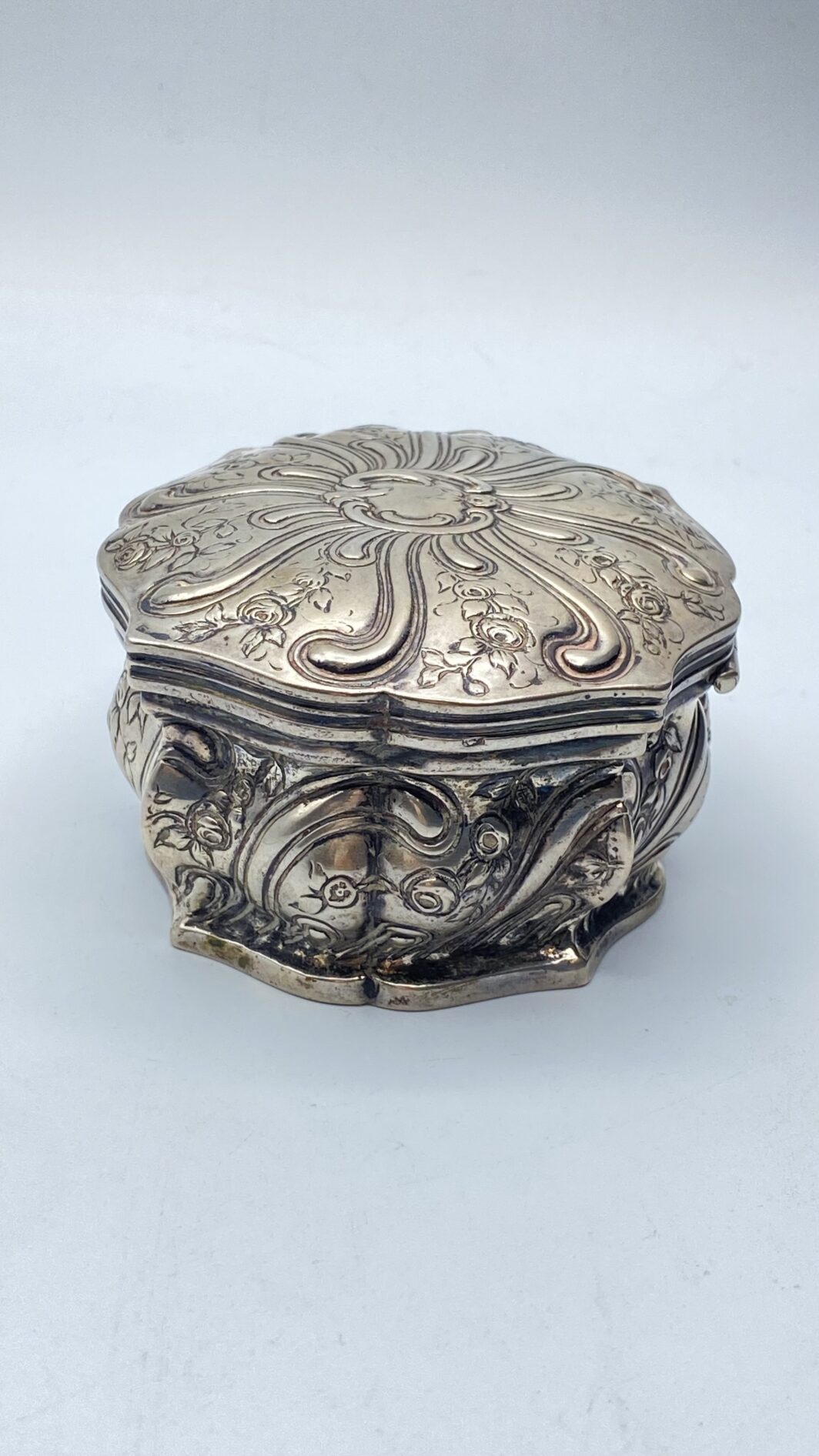 ANTICO PORTAGIOIE IN ARGENTO. FRANCIA XVIII sec. - immagine 6